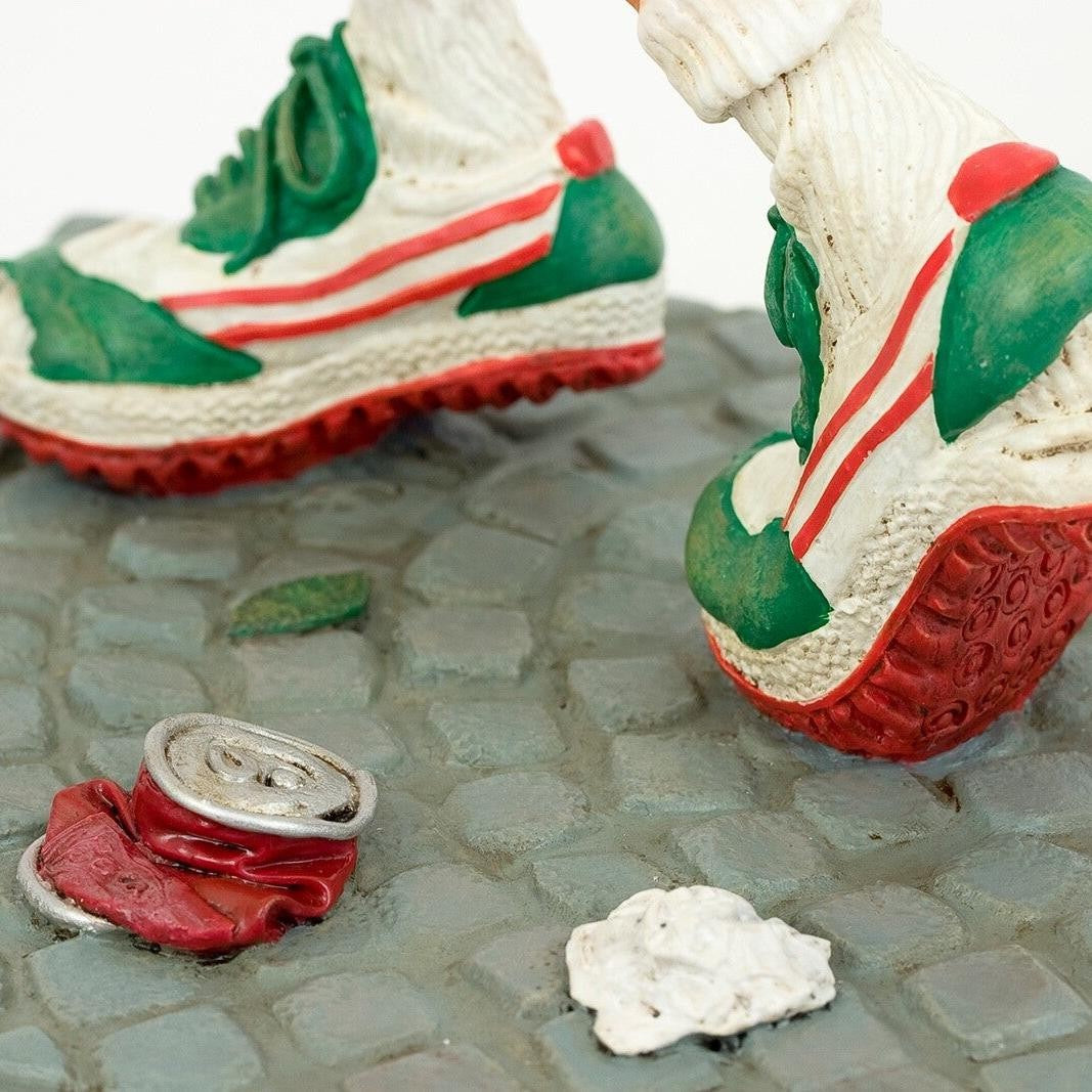 FO85513 Guillermo Forchino The Runner | Curios & Collectibles