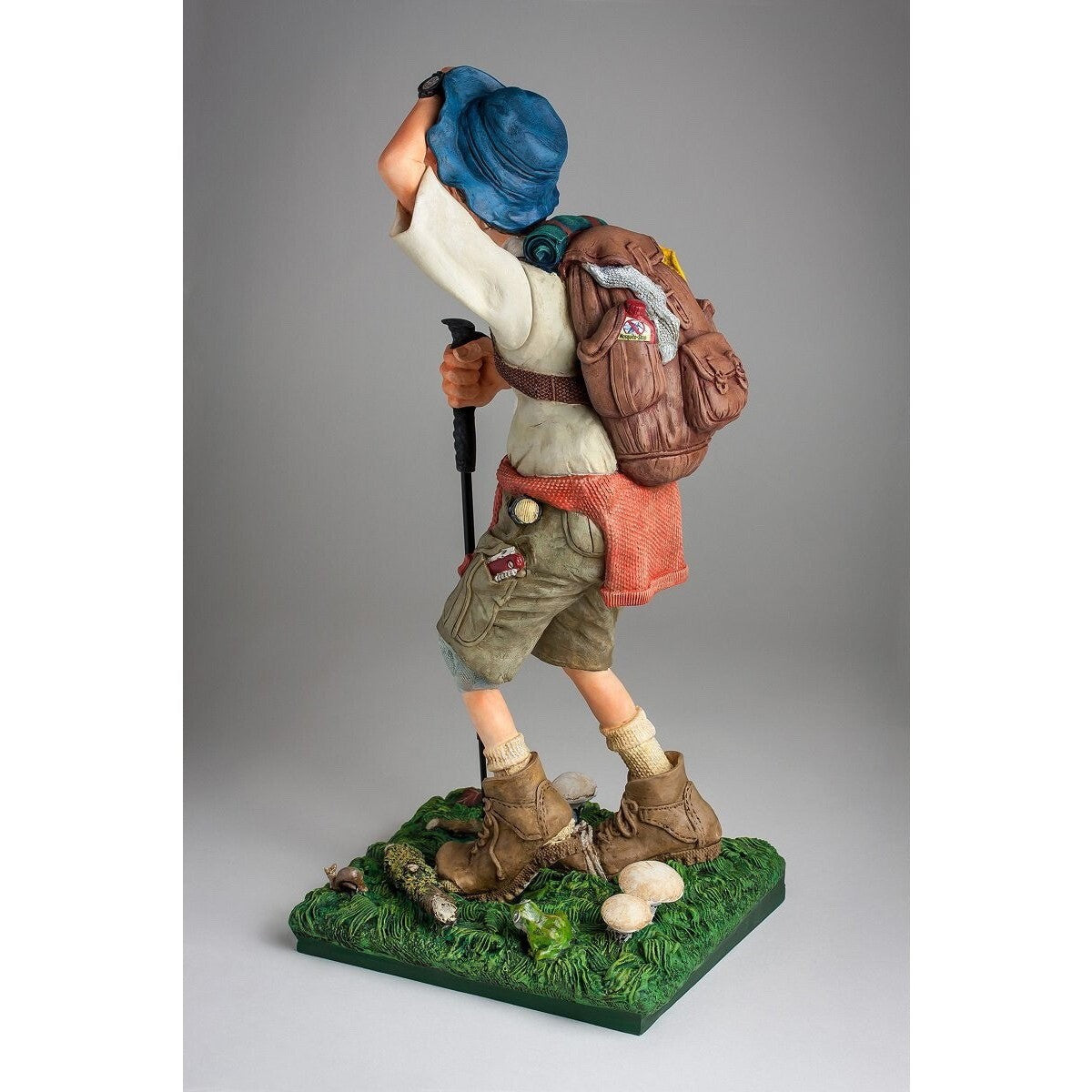 FO85551 Guilermo Forchino Large The Hiker Figurine. Original