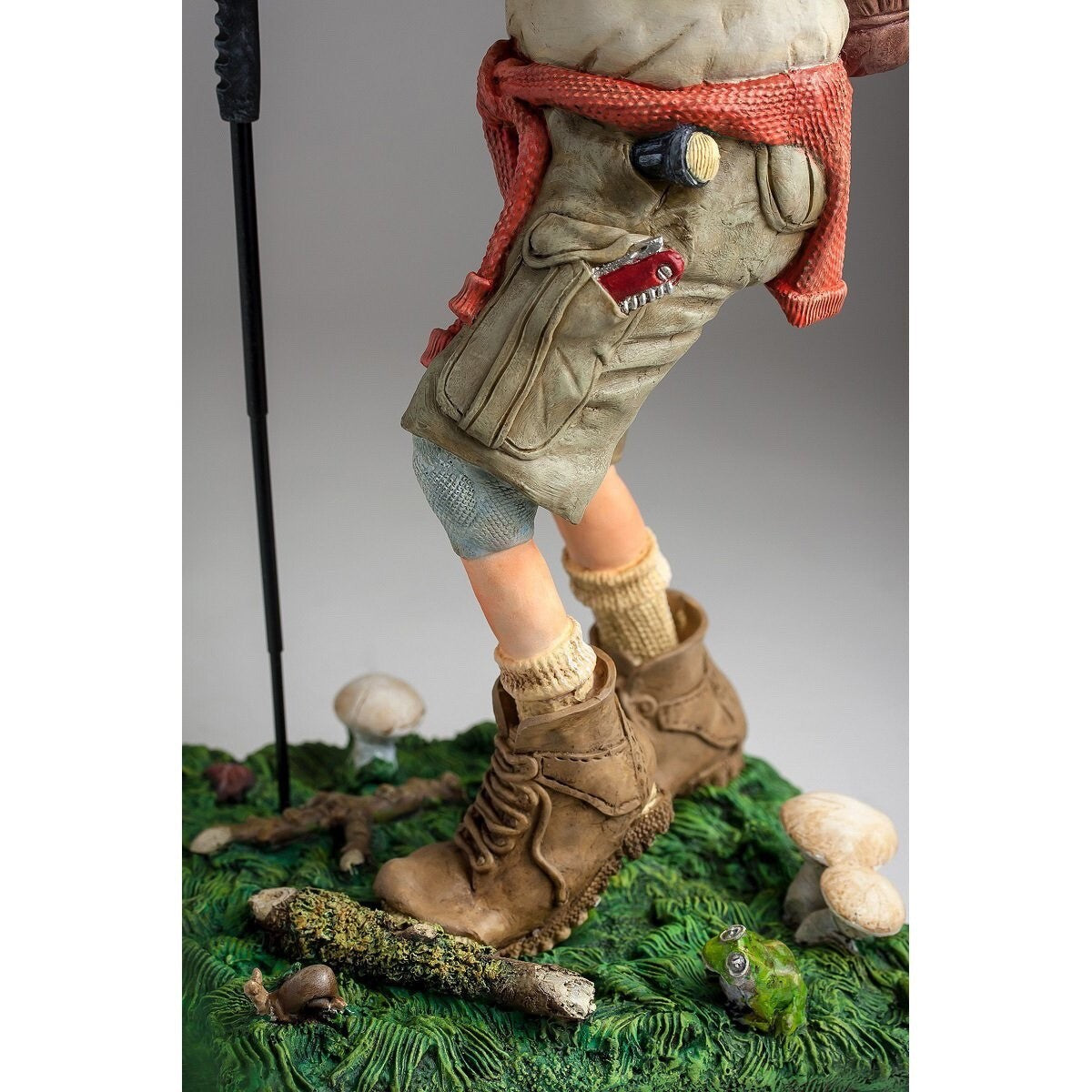 FO85551 Guilermo Forchino Large The Hiker Figurine. Original