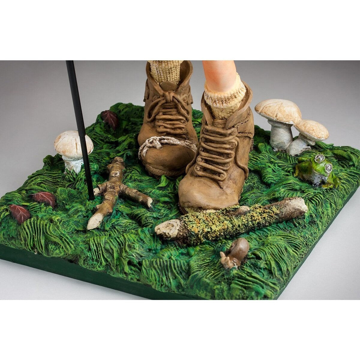 FO85551 Guilermo Forchino Large The Hiker Figurine. Original