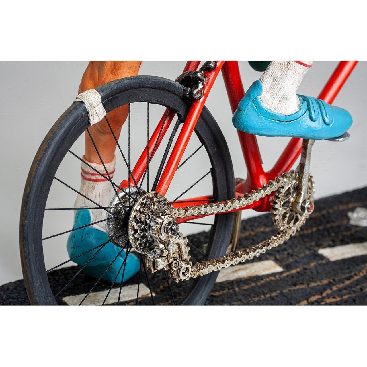 Guillermo Forchino The Cyclist Figurine FO85550 – Comic Art Bike
