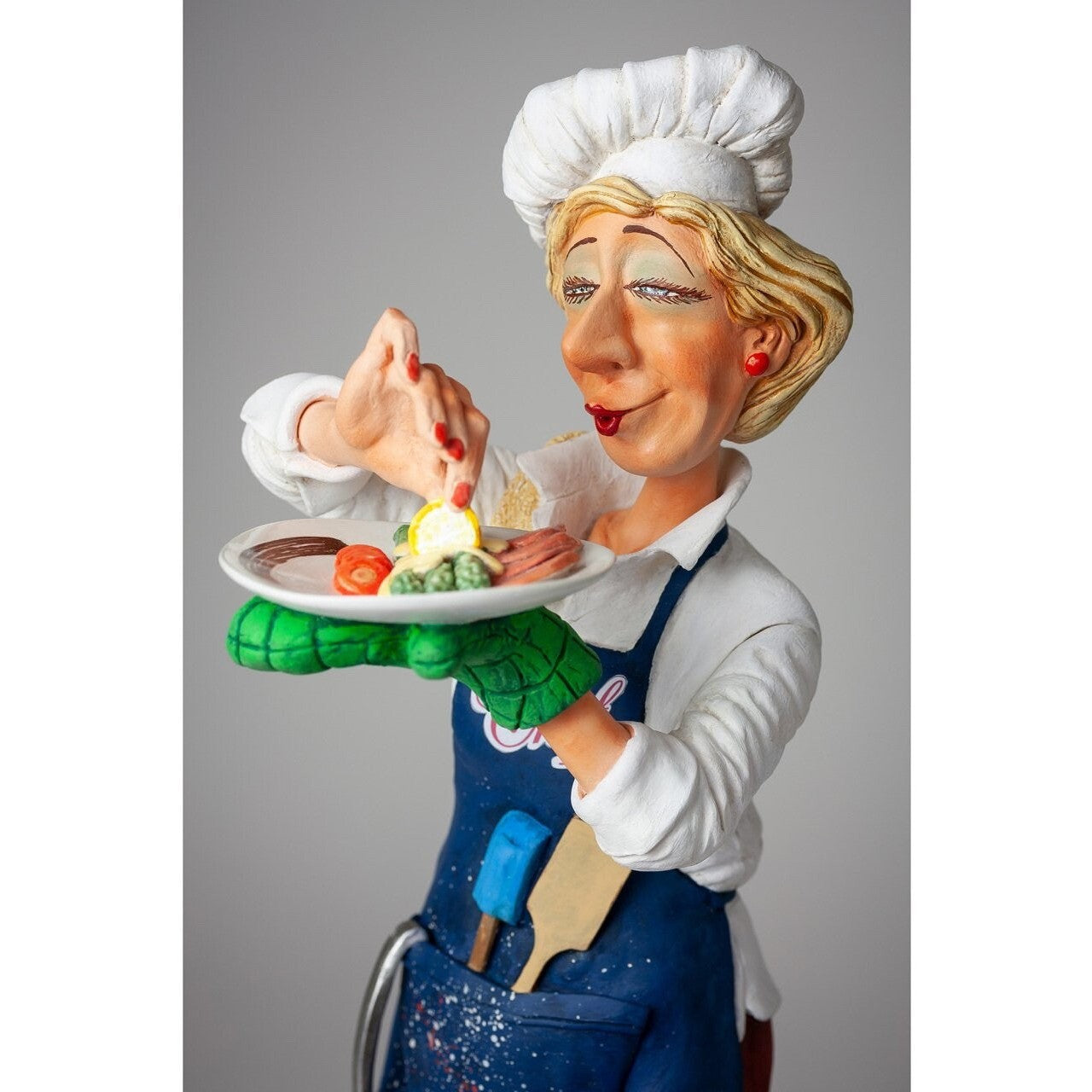Guillermo Forchino The Lady Cook Figurine FO85549 – Female Chef Gift