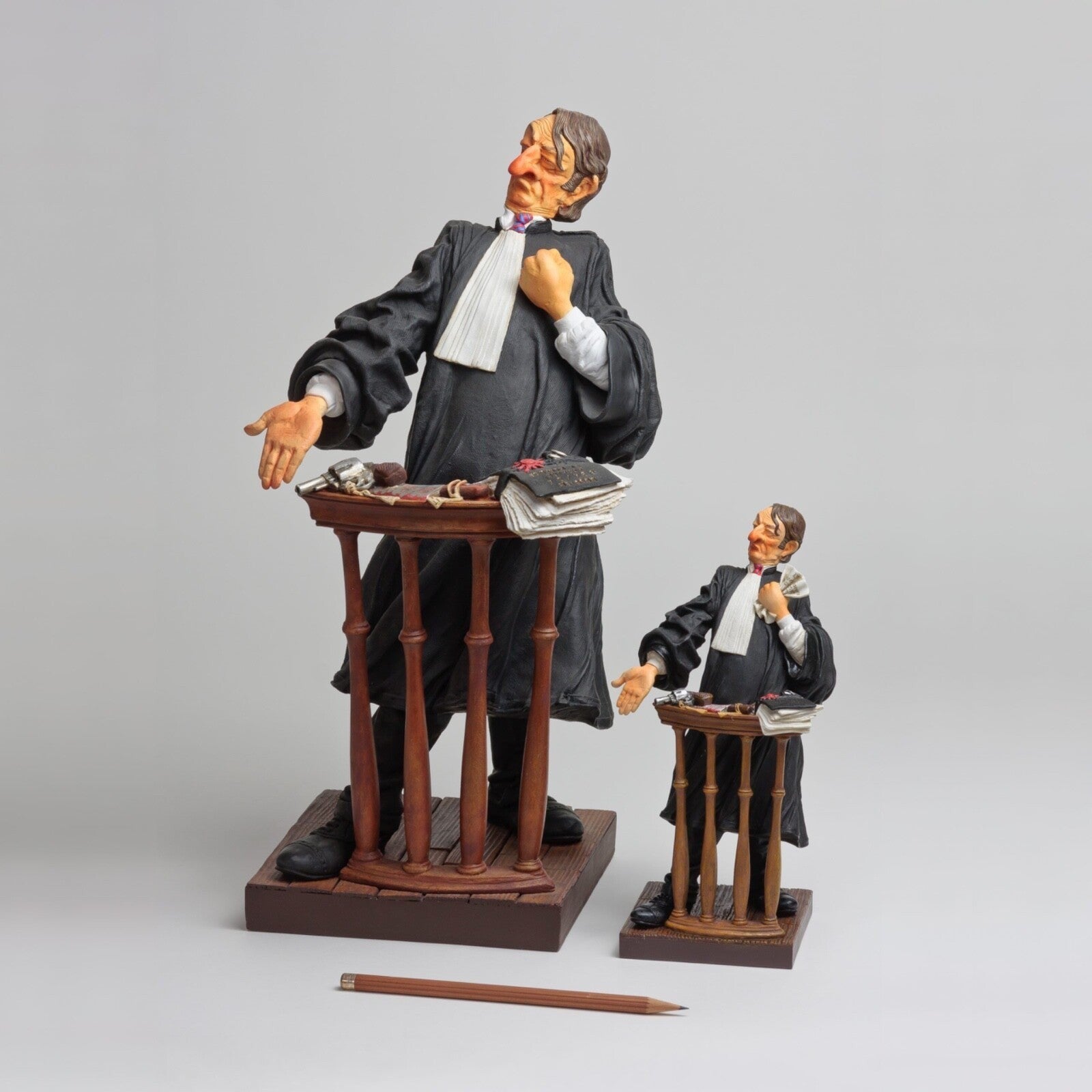Guillermo Forchino The Lawyer Figurine FO85501 – Sculpture – Attorney