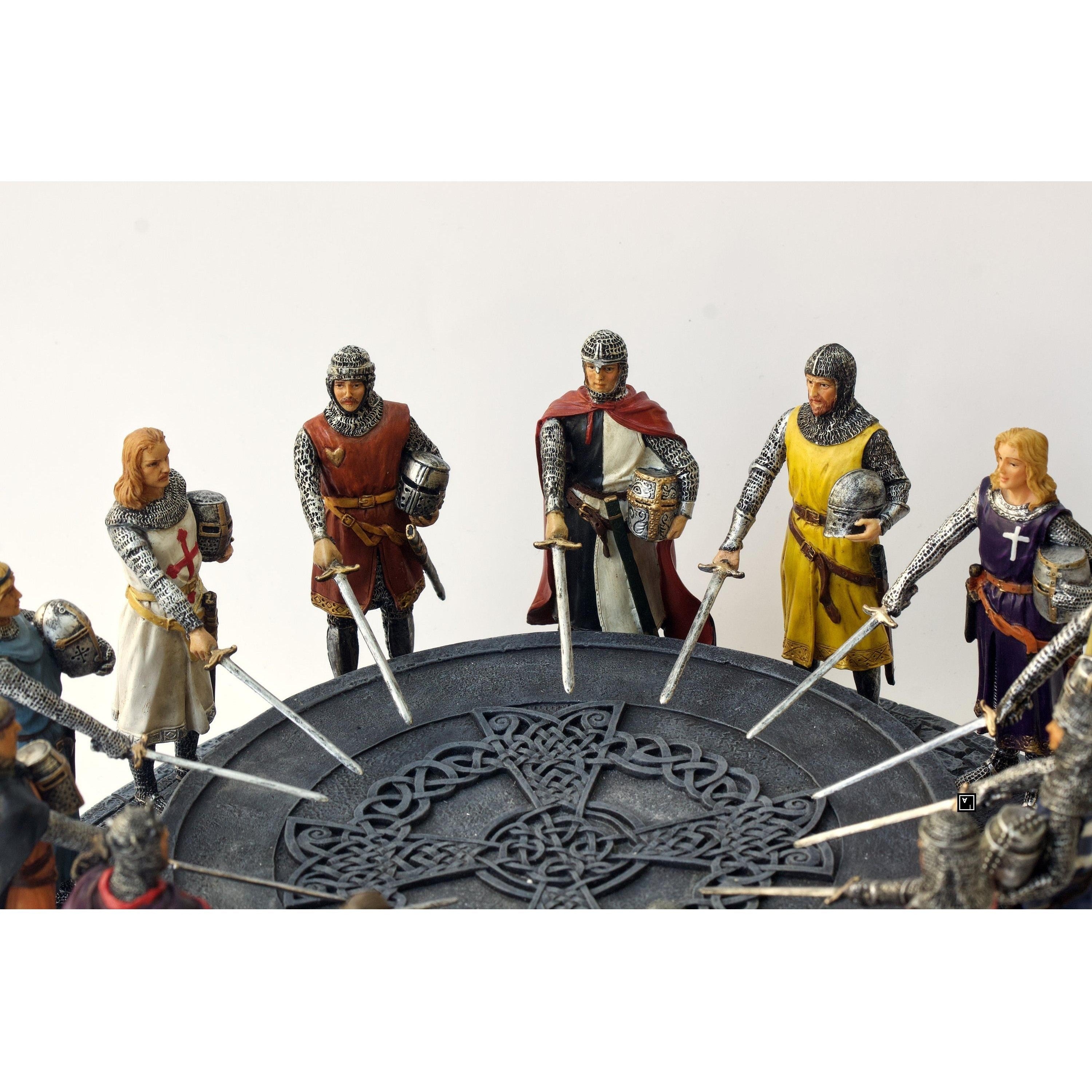King Arthur with 12 Knights of the Round Table | Figurines & Statues