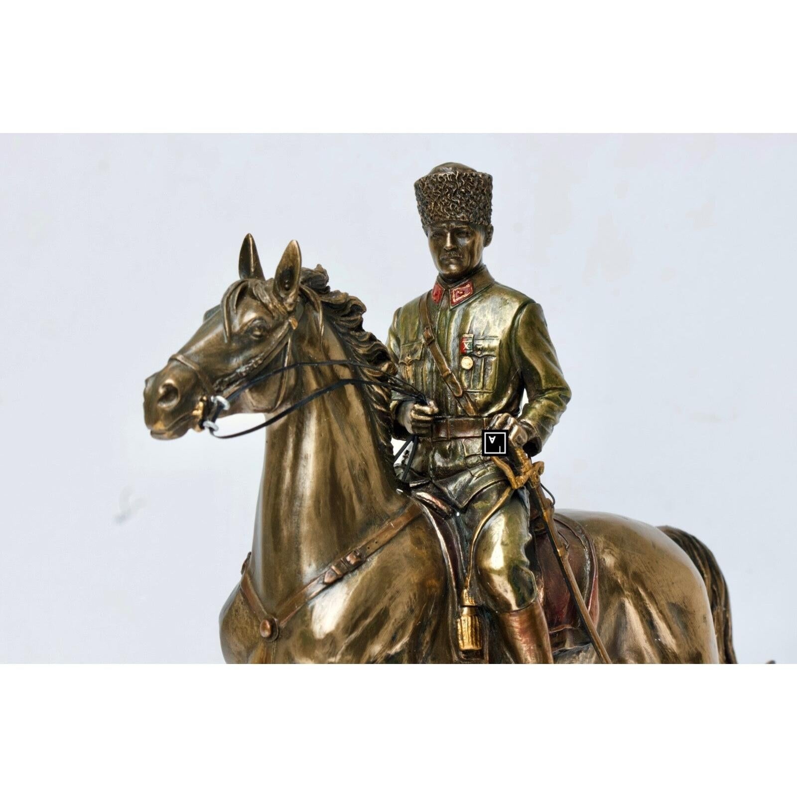 Mustafa Kemal Ataturk Statue. Ataturk Sculpture | Figurines & Statues