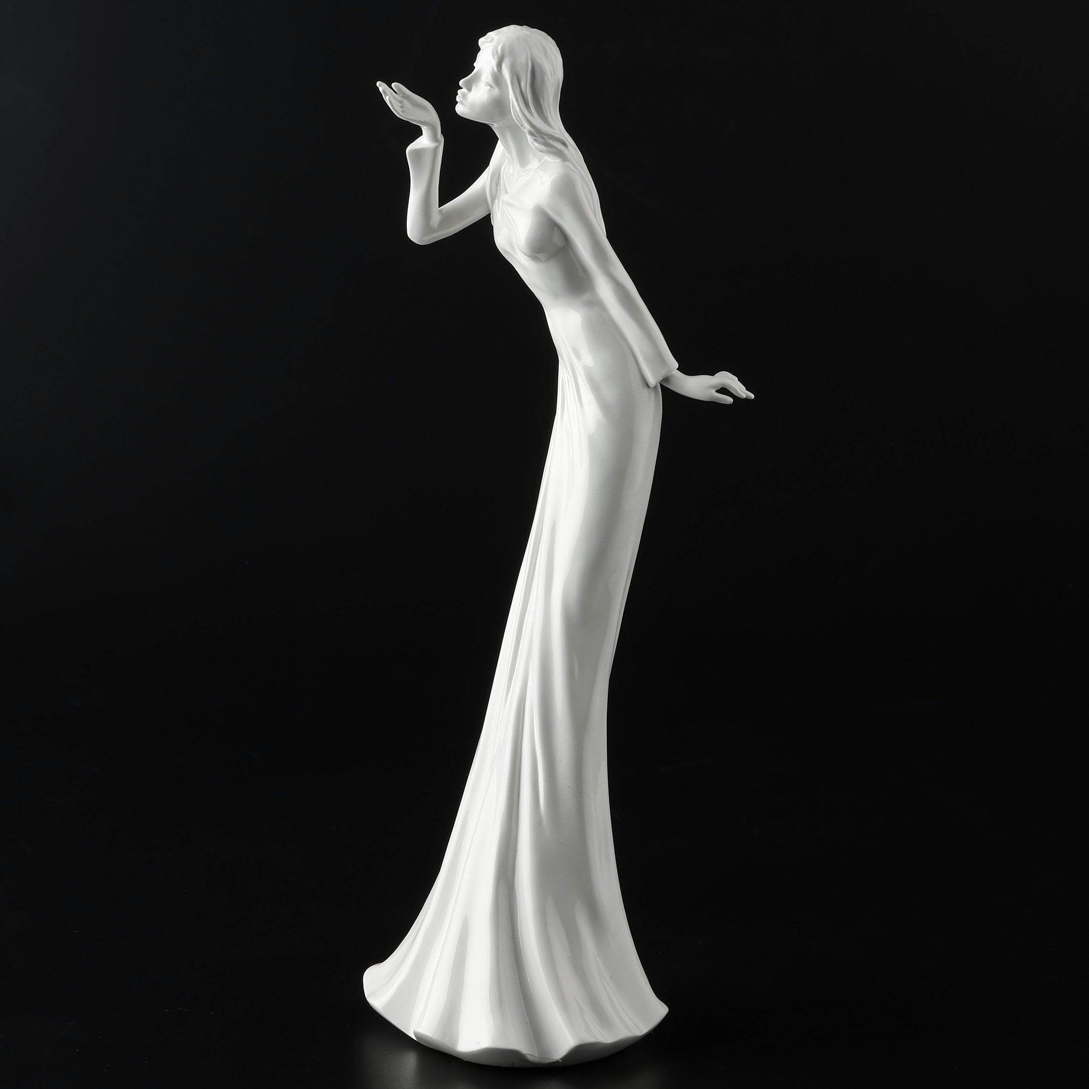 Winged Kiss (White)