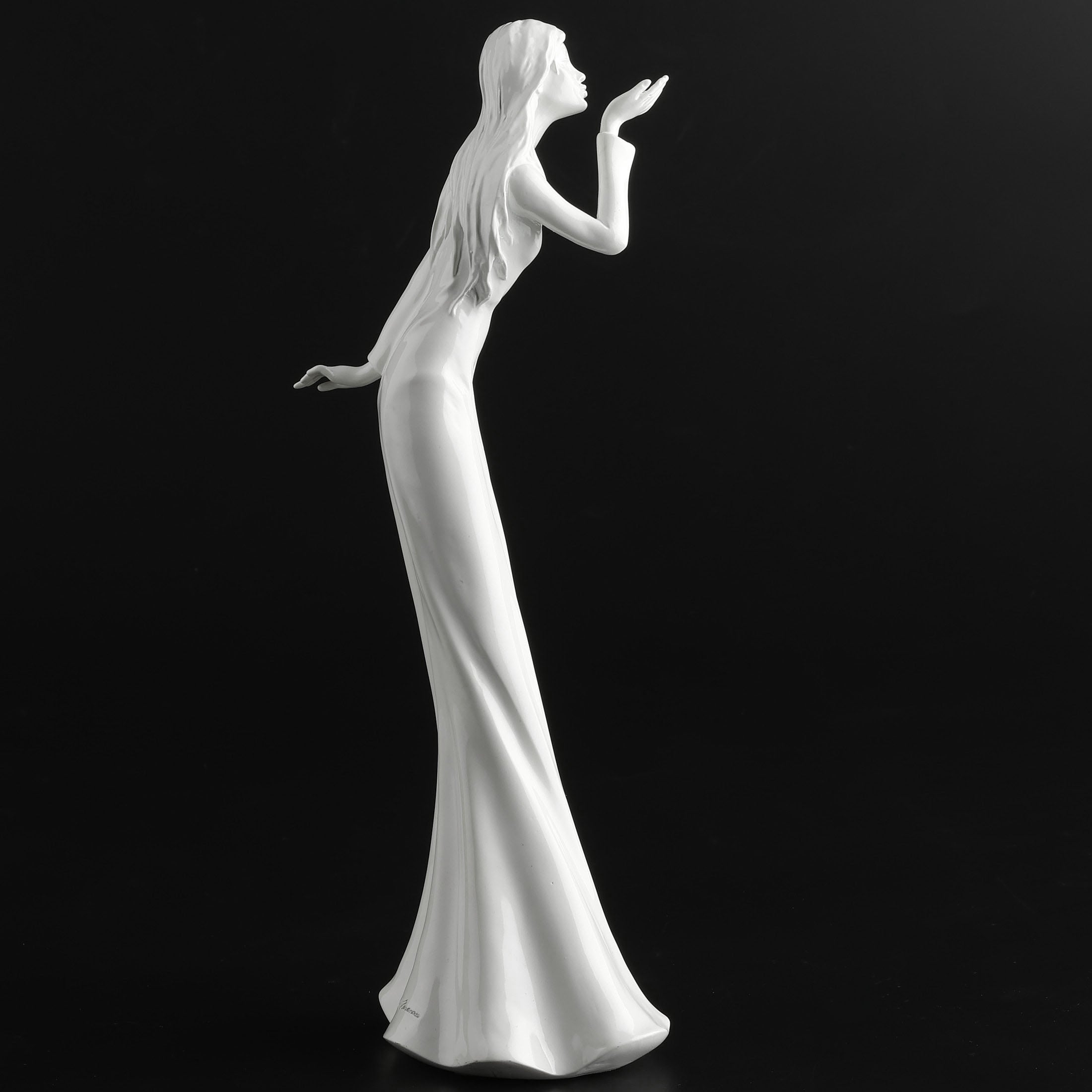 Winged Kiss (White)
