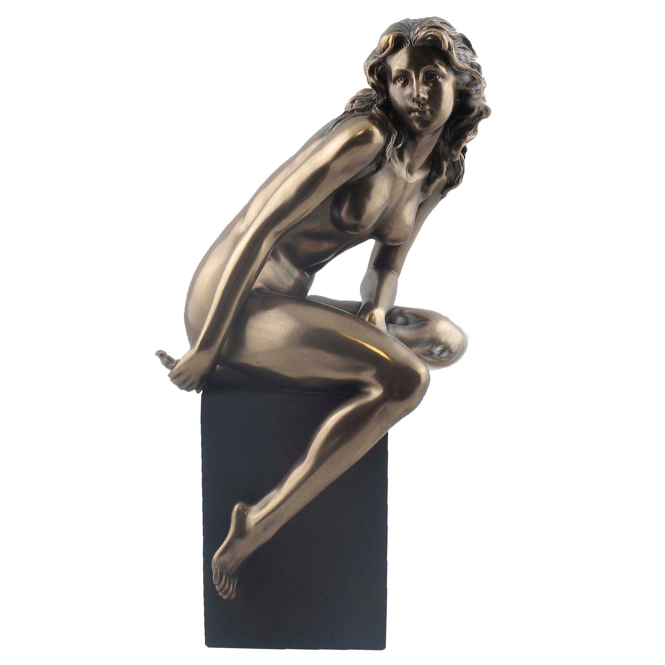 Nude Female On Plinth 75953 (Mbz+Color)