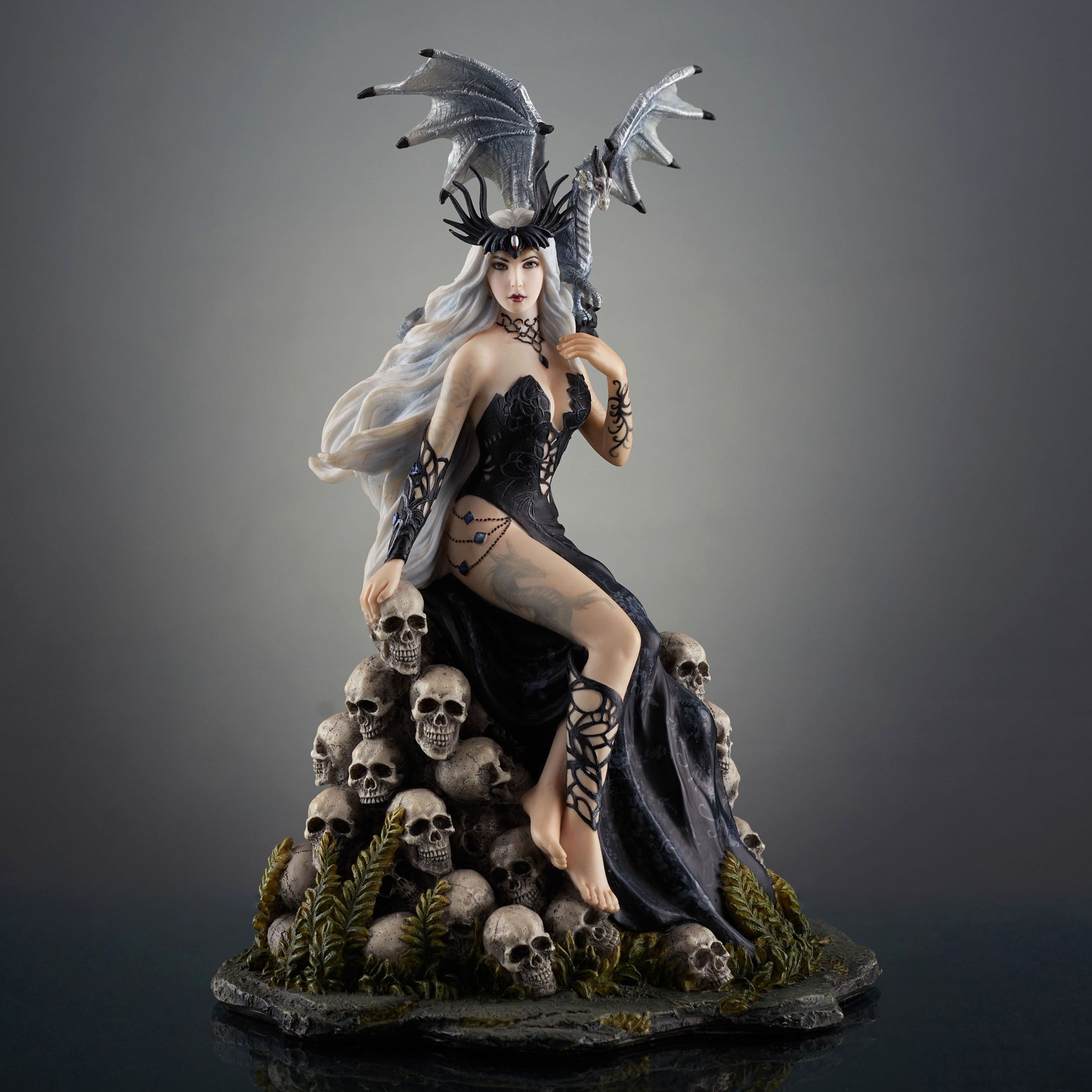 Mad Queen By Nene Thomas