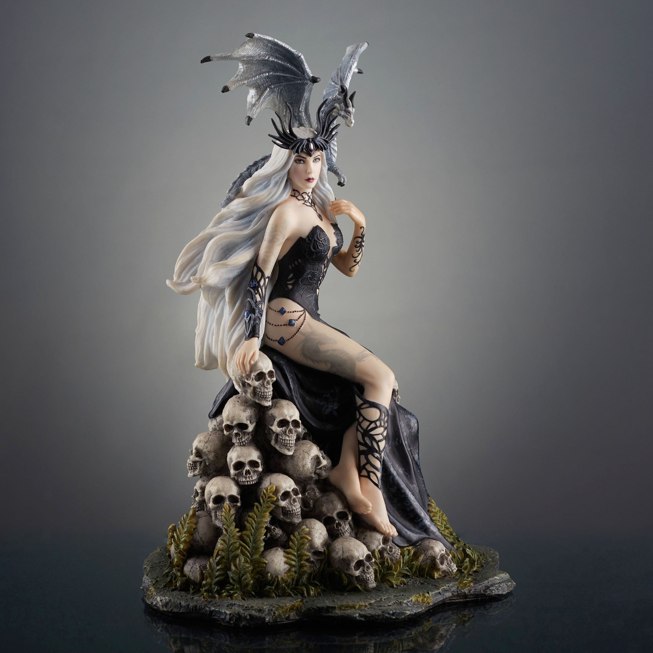 Mad Queen By Nene Thomas