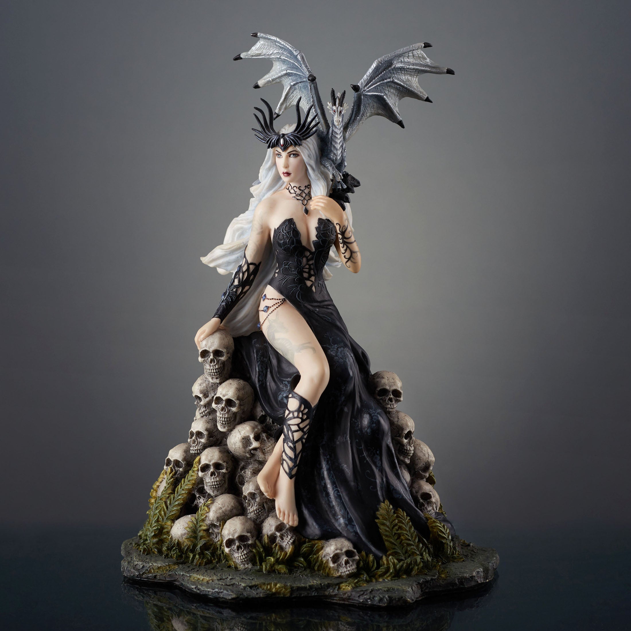 Mad Queen By Nene Thomas