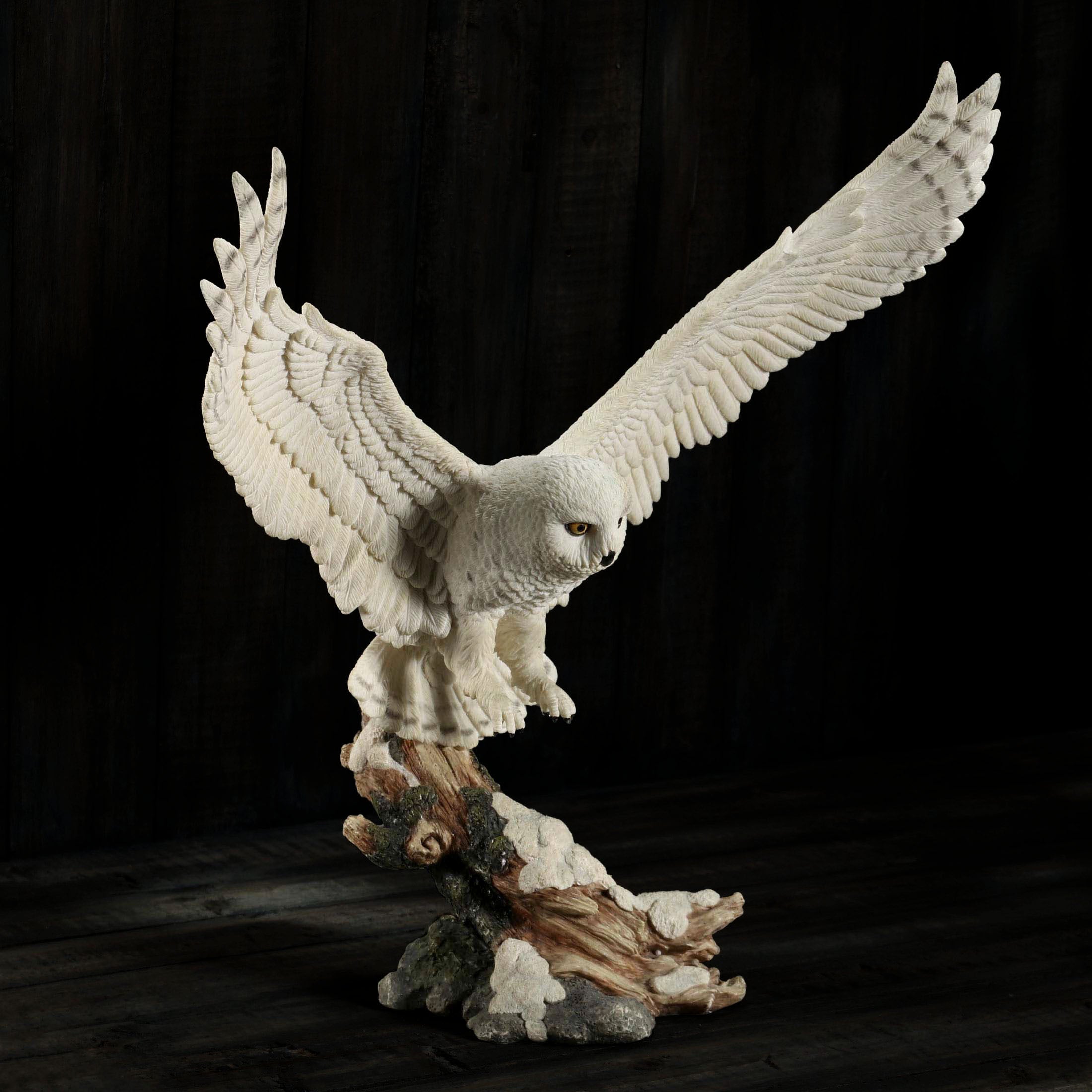 Flying Snowy Owl