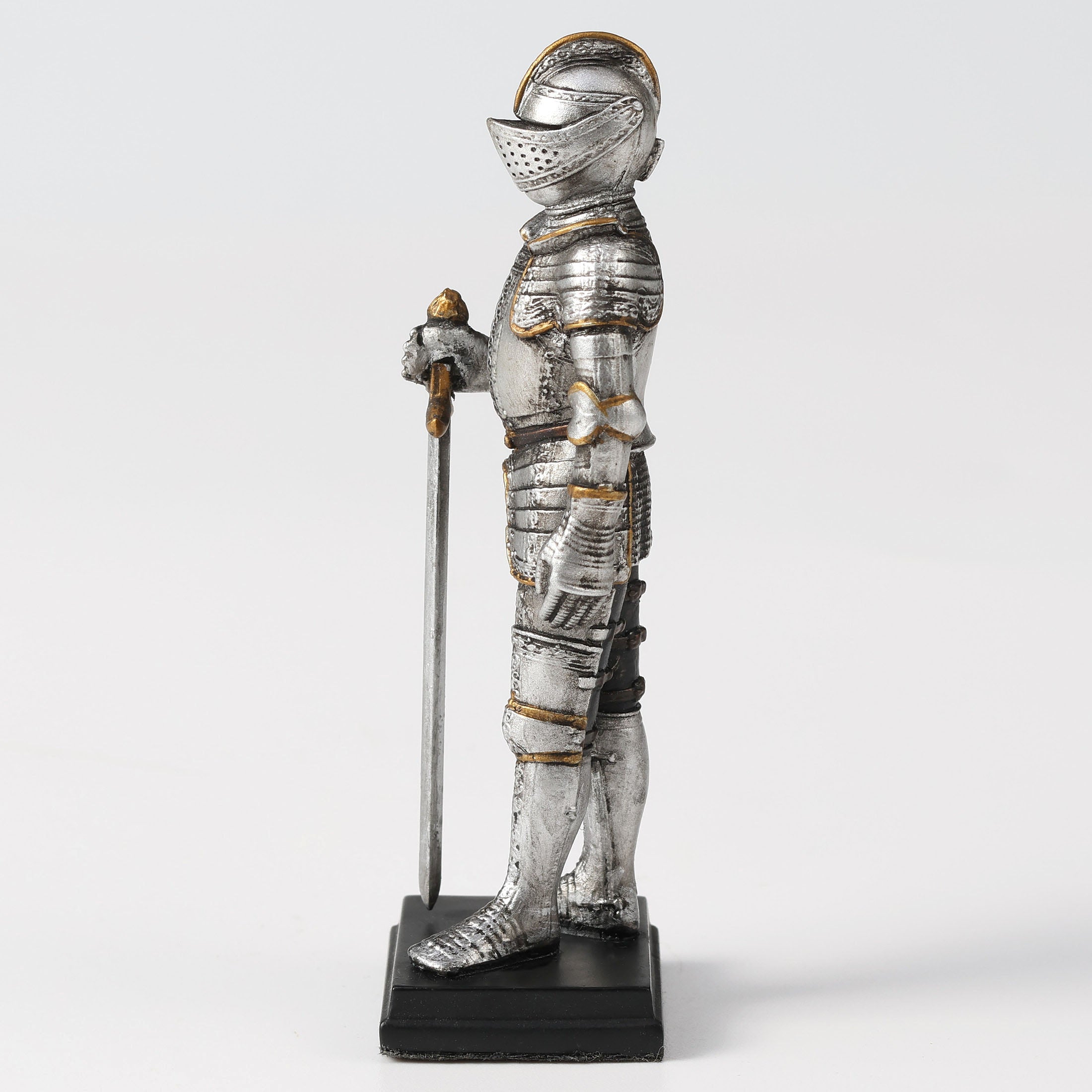Medieval Knight Armor Sword Stance (Pack of 12)