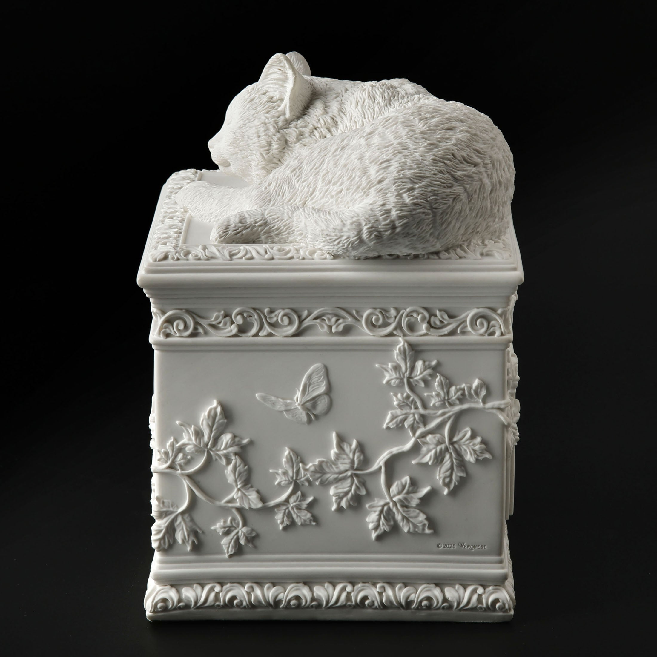 Sleeping Cat Memorial Urn With Heart Shaped Photo Frame (1200Ml)