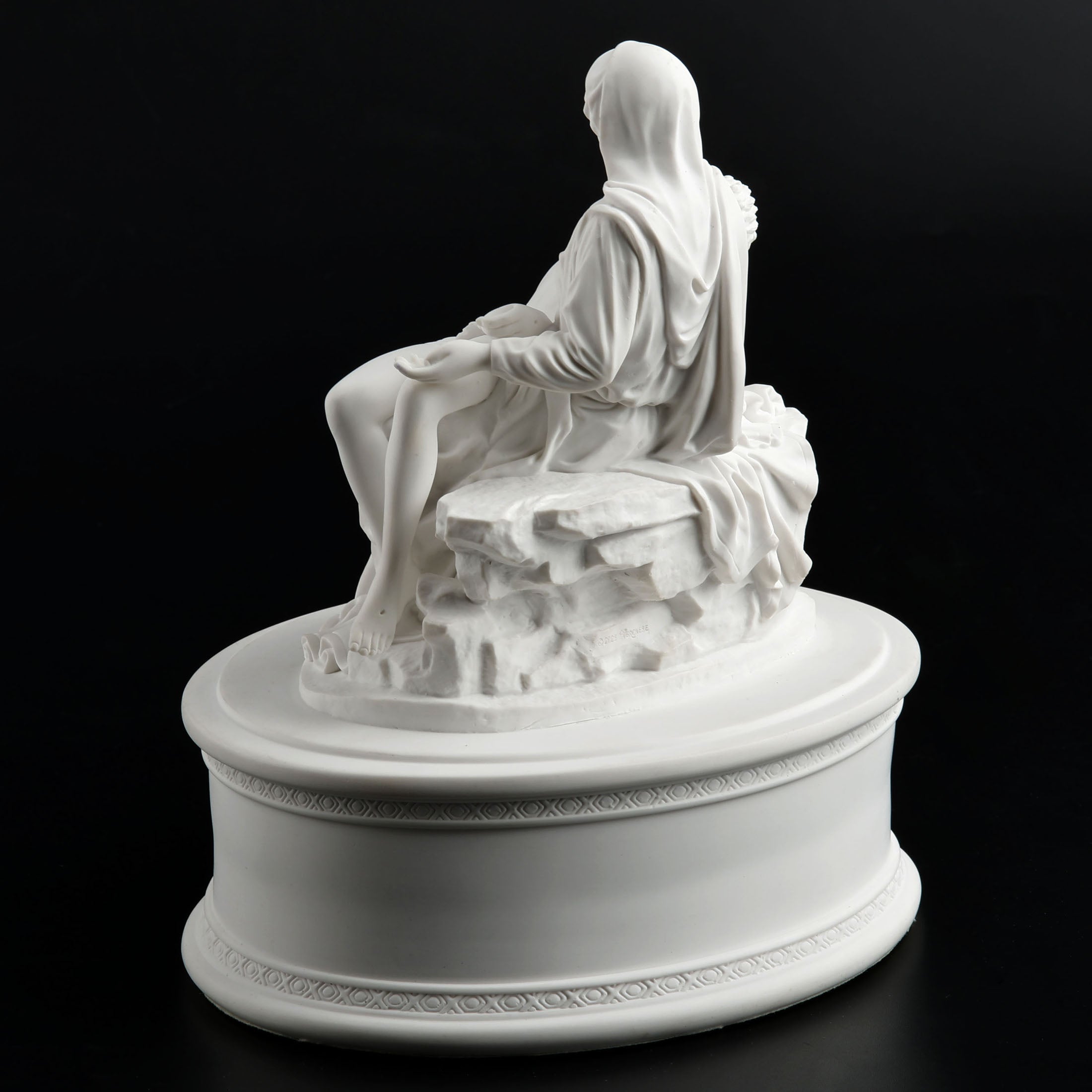 La Pieta Cremation Urn (700 ml)