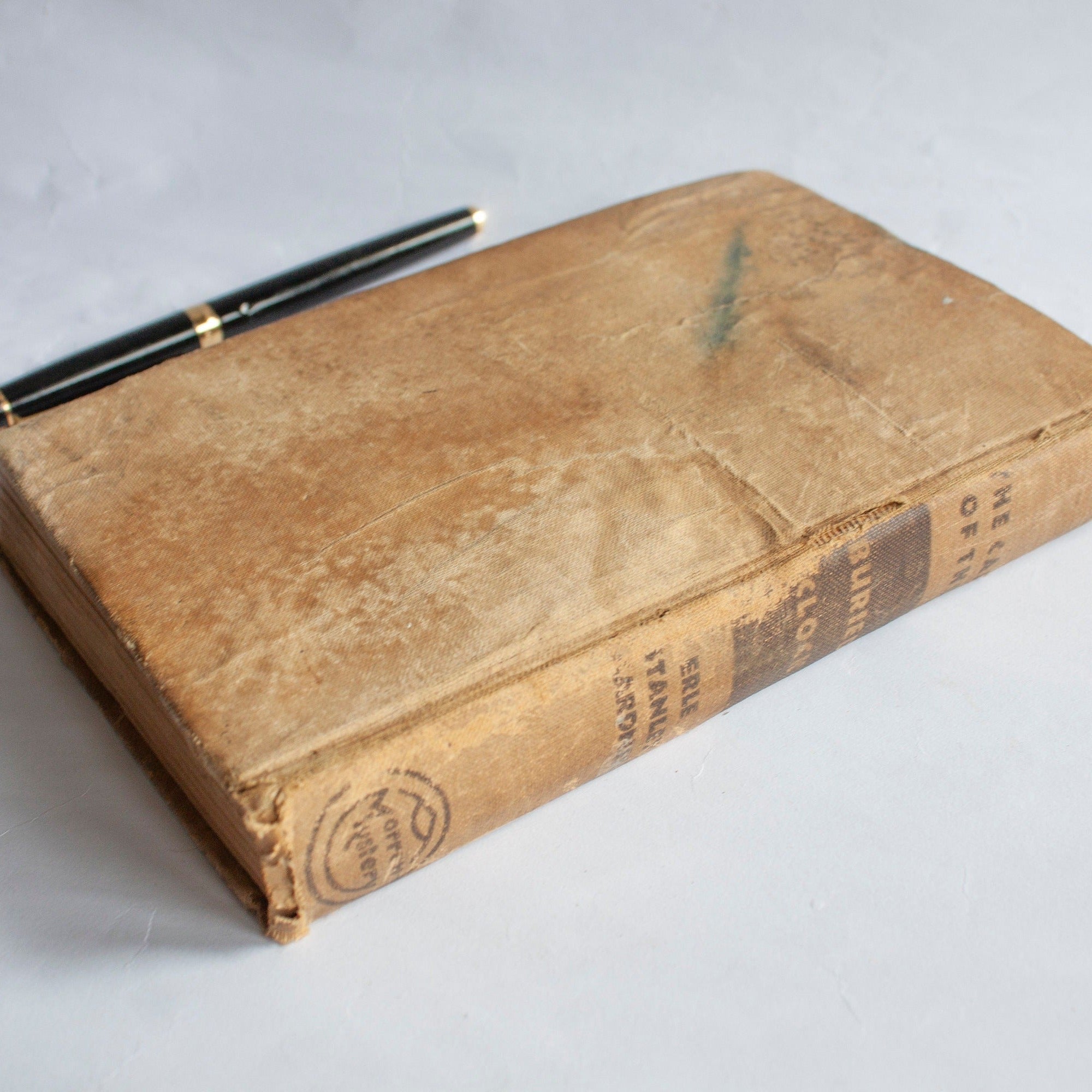 1943 Erle Stanley Gardner "The Case of The Buried Clock" First Edition Book