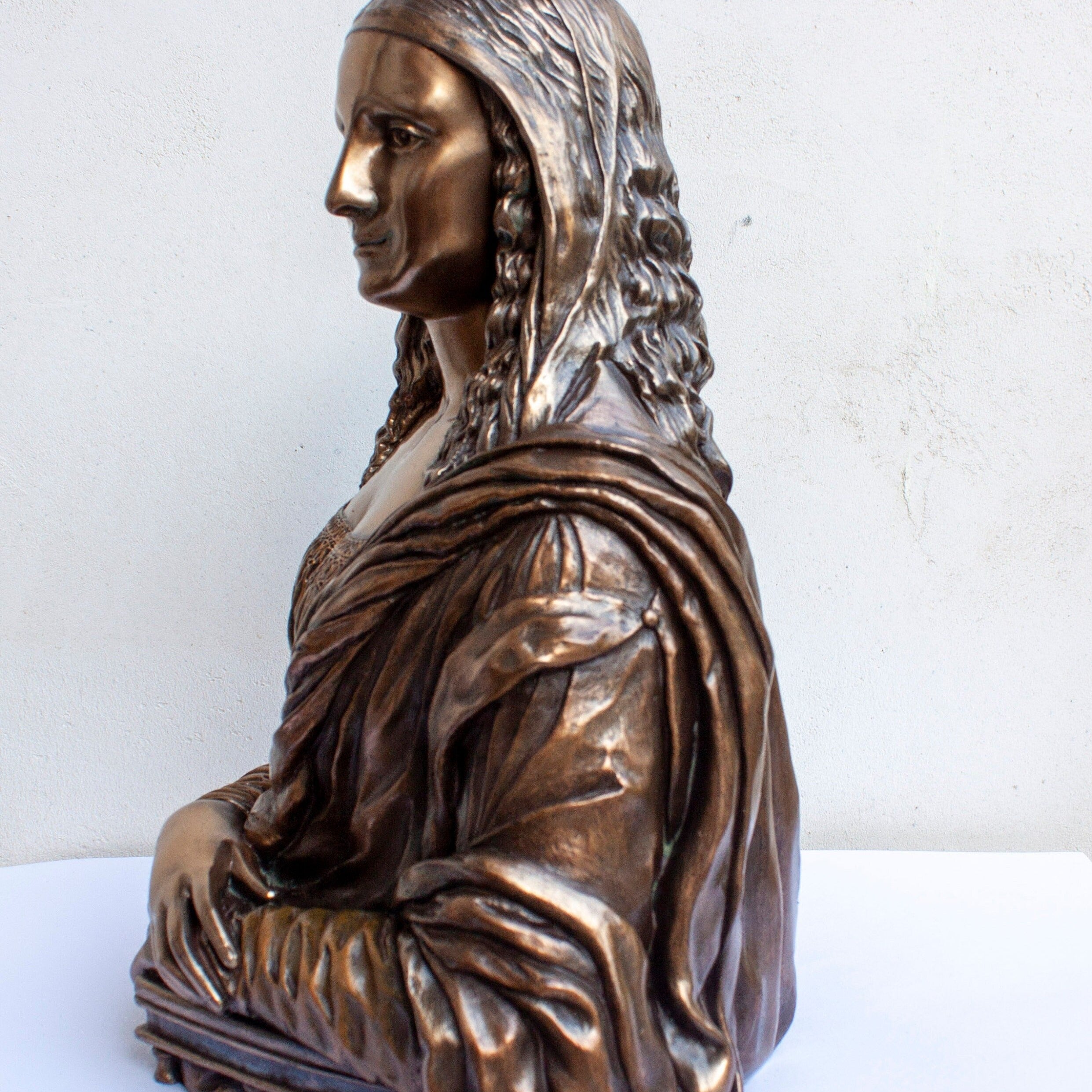 Monalisa Statue Sculpture.