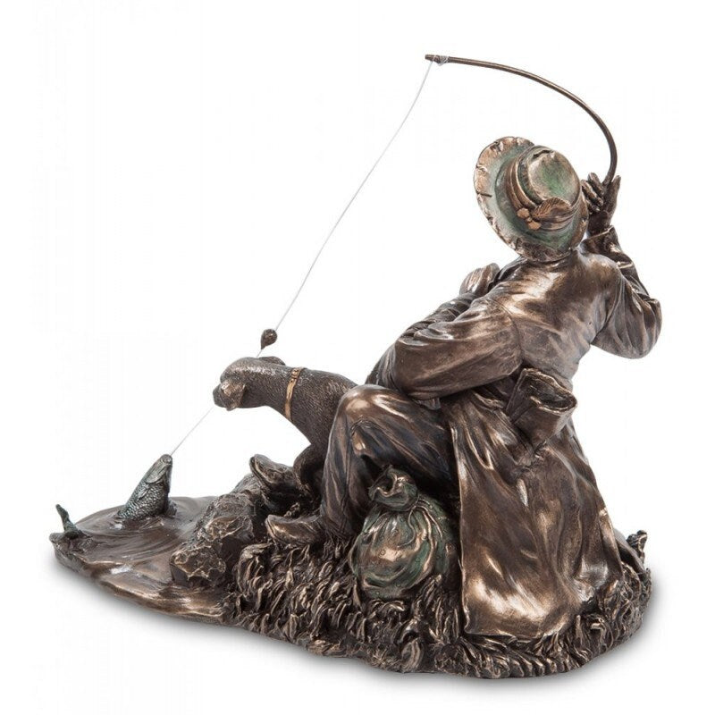 Fisherman Statue.Hunting With Dogs