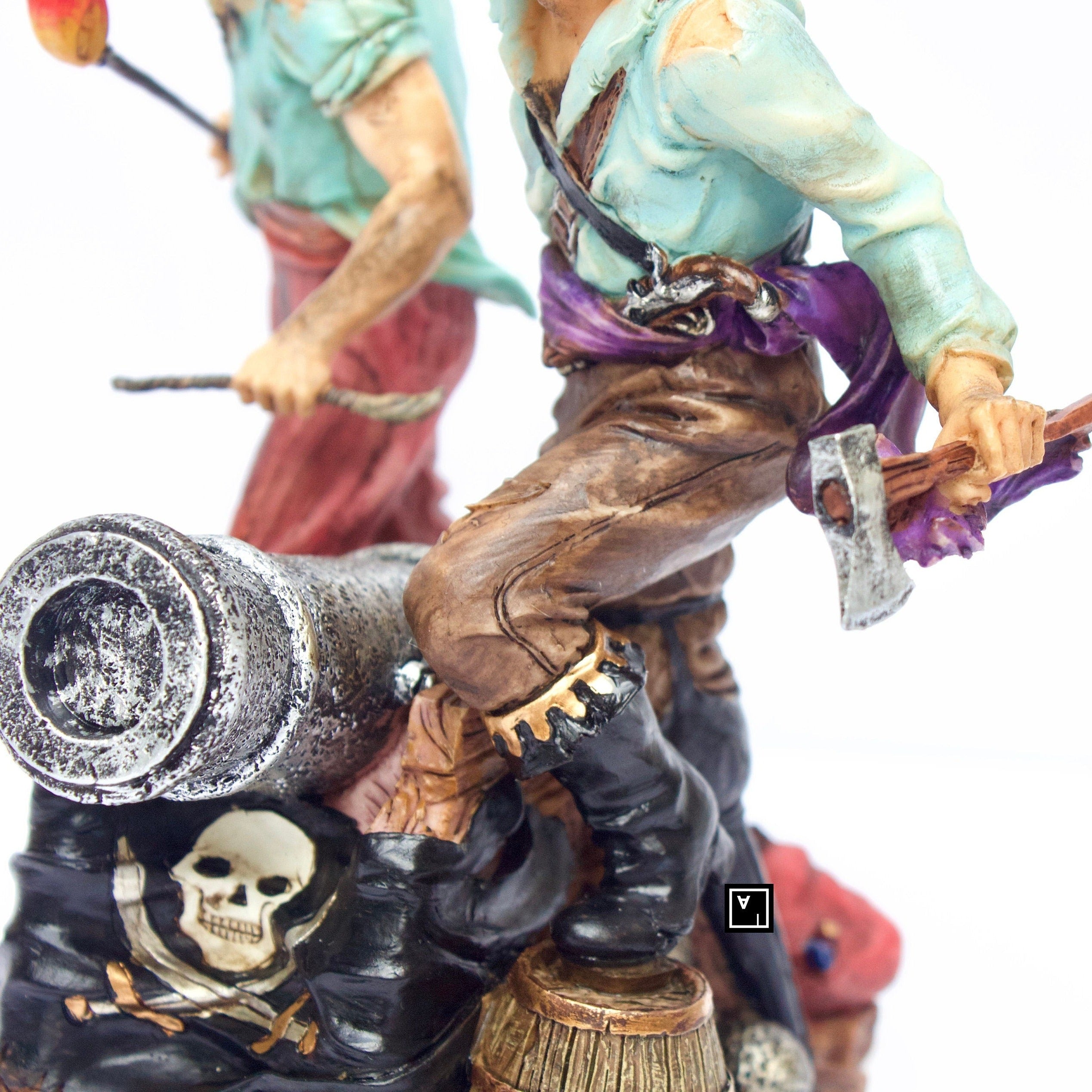9.84 Inc Pirates with Cannon Ball Statue