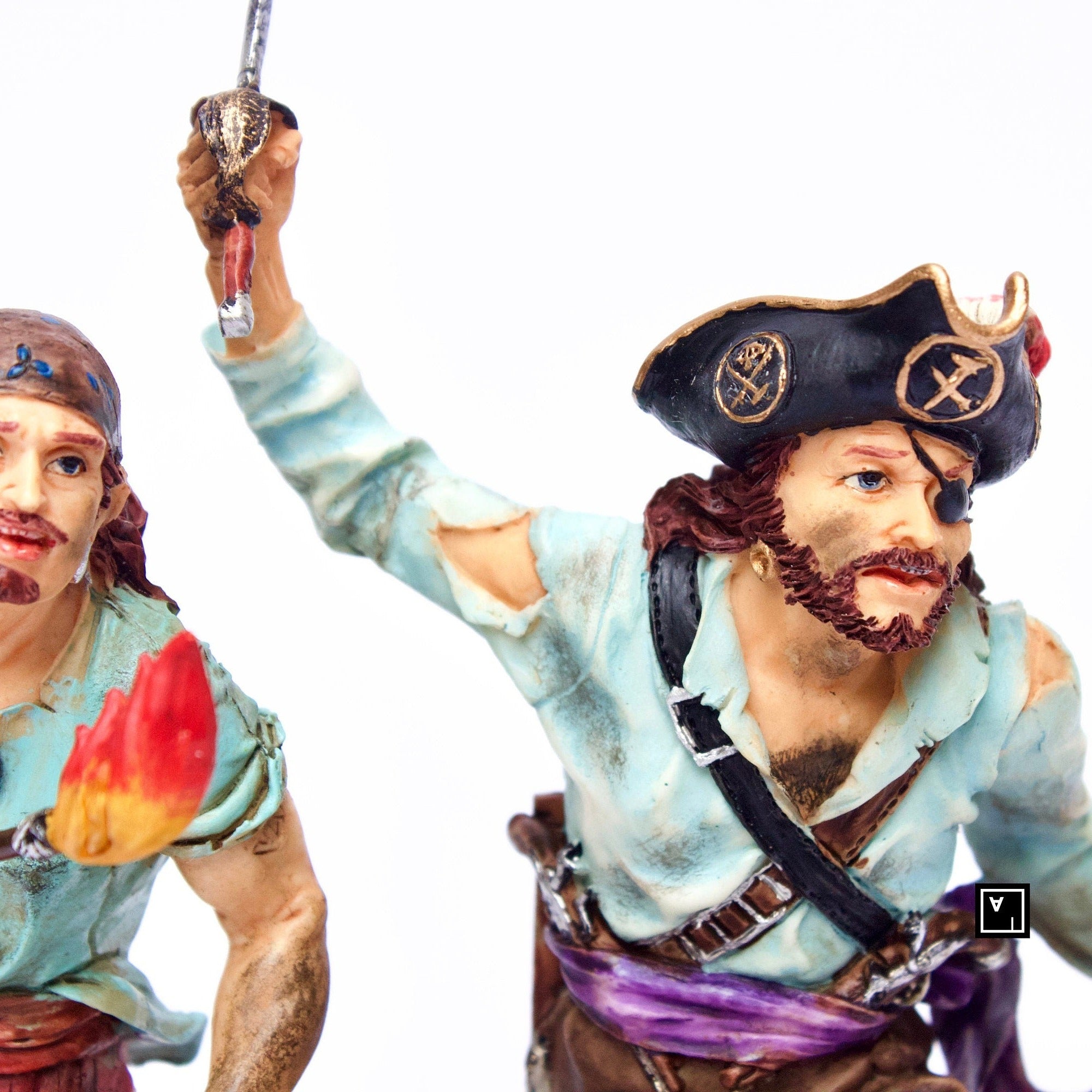 9.84 Inc Pirates with Cannon Ball Statue