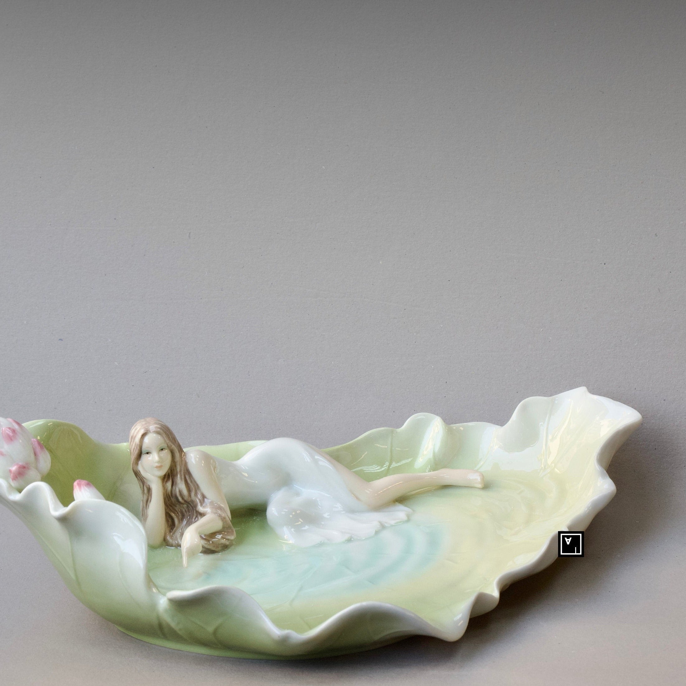 Maiden on Lotus Leaf Porcelain Tray