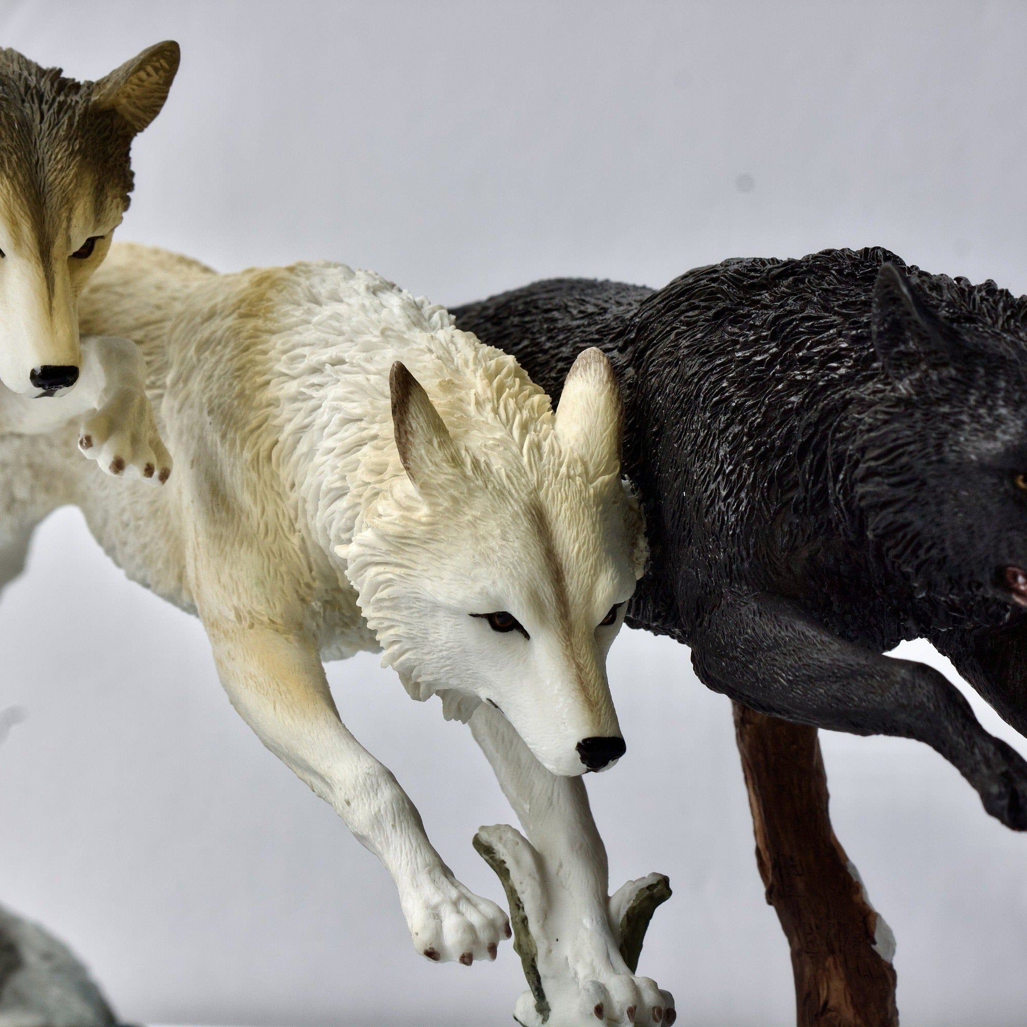 Wolf Pack Statue