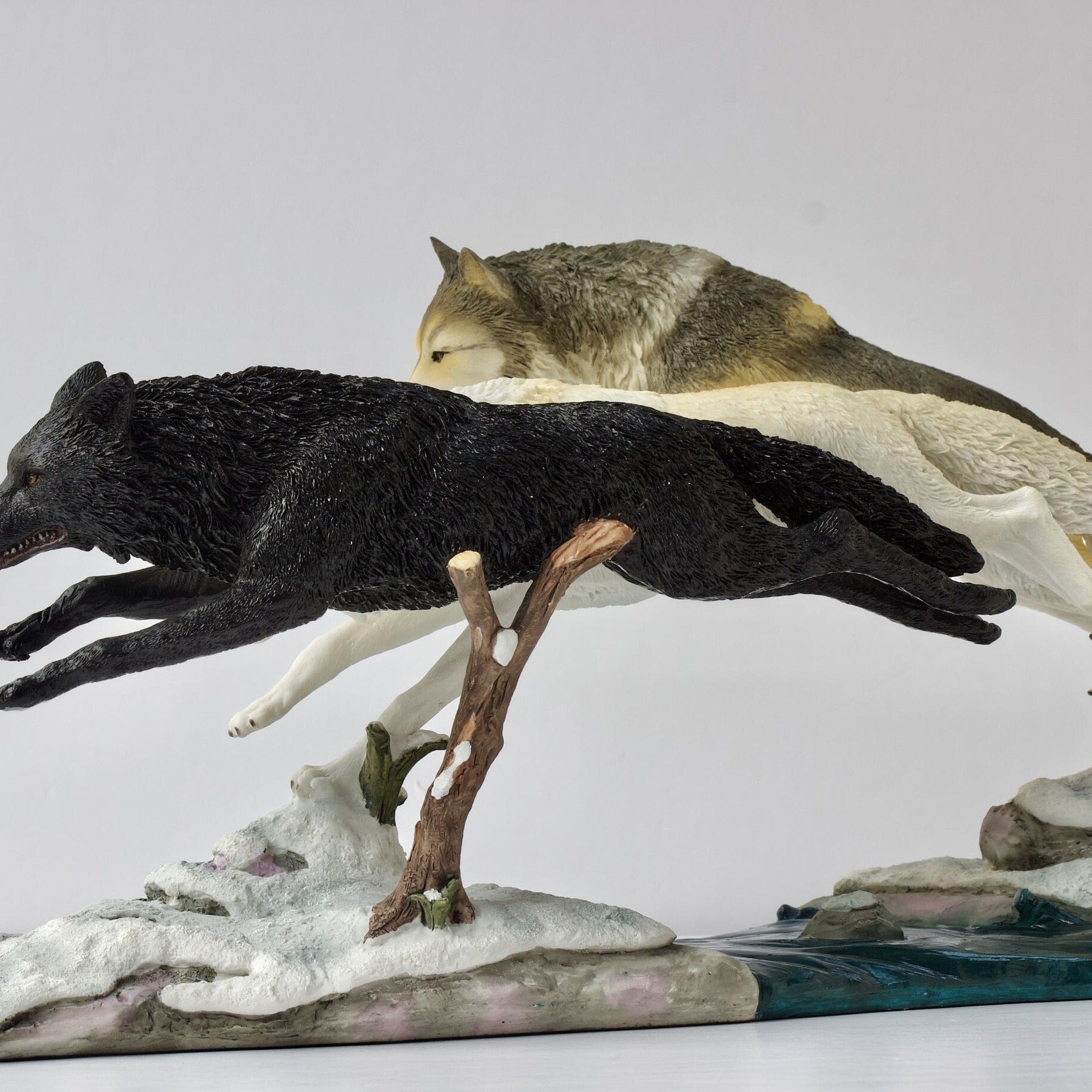 Wolf Pack Statue