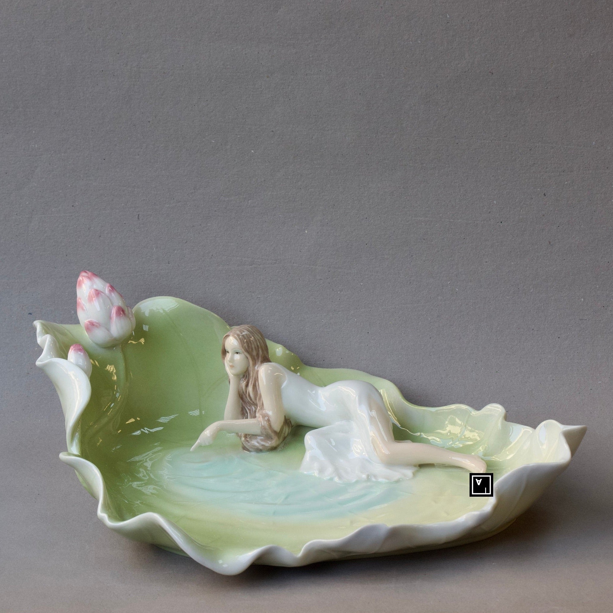 Maiden on Lotus Leaf Porcelain Tray