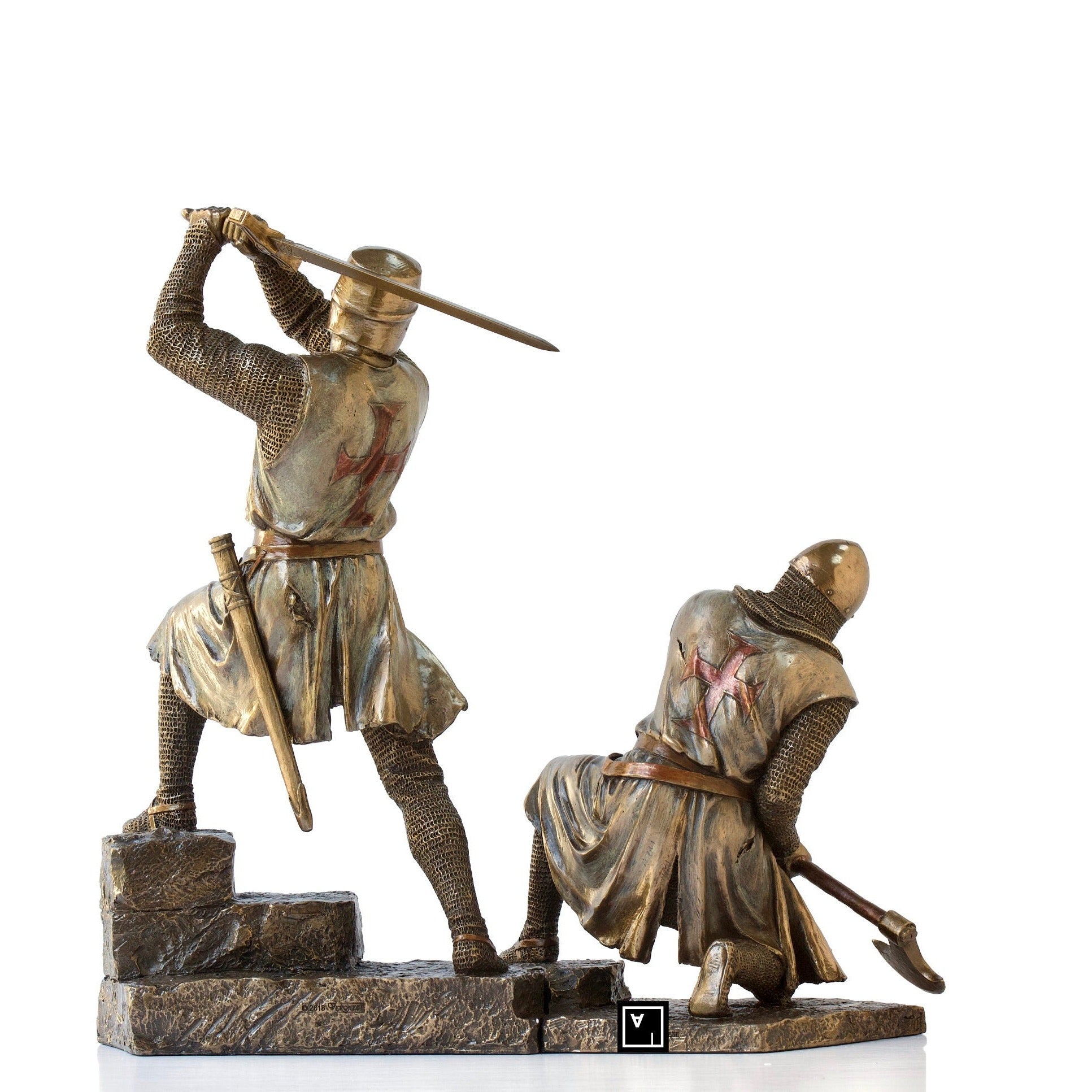 Medieval Cruaseders Knights Battle Statue (separable)