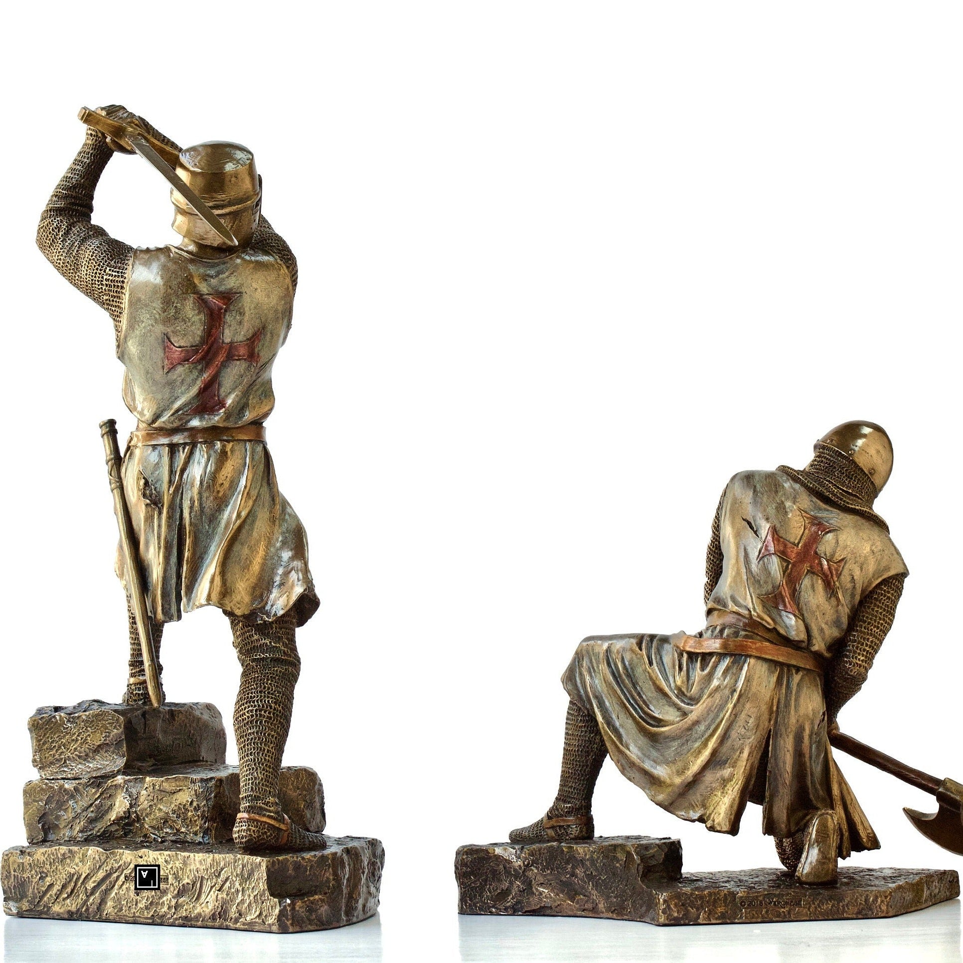 Medieval Cruaseders Knights Battle Statue (separable)