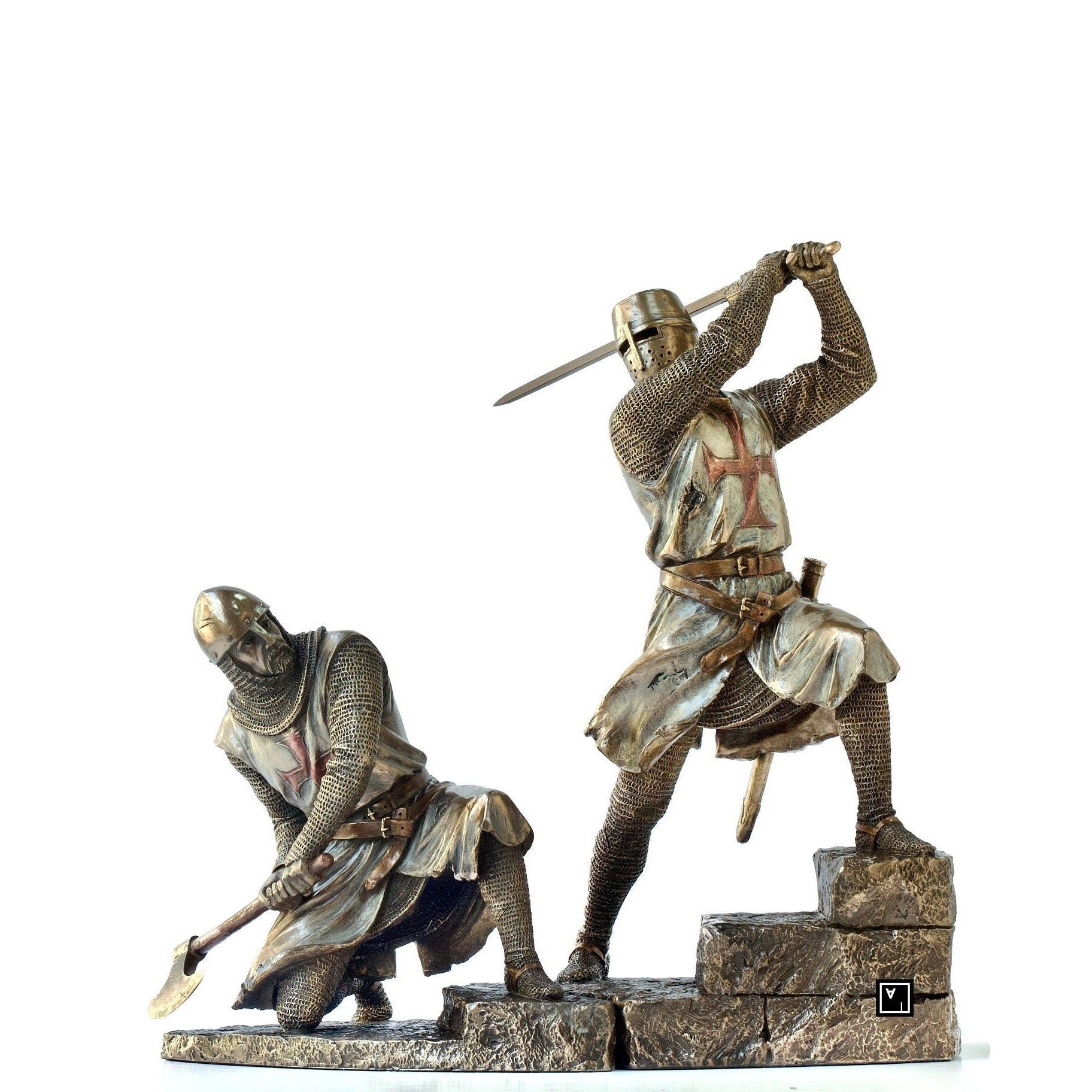 Medieval Cruaseders Knights Battle Statue (separable)