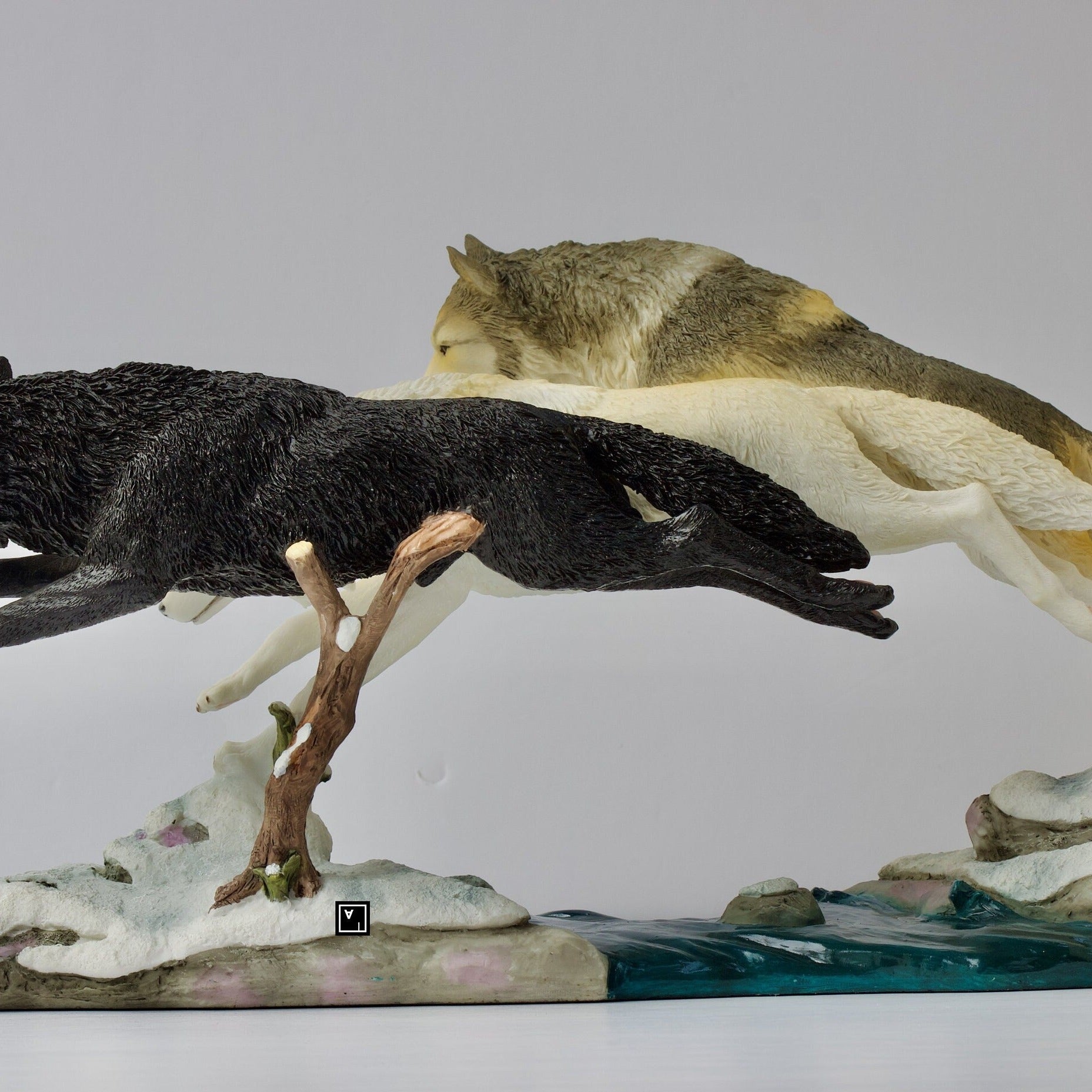 Wolf Pack Statue