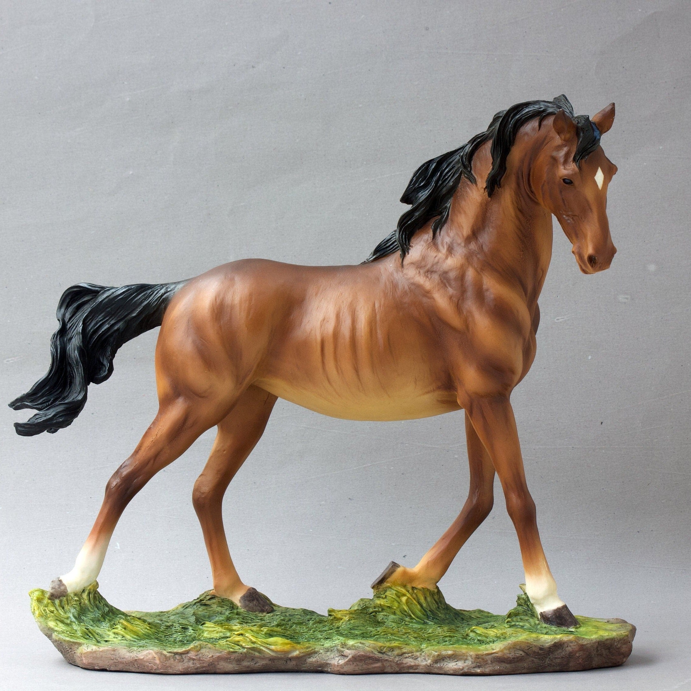 American Quarter Horse Resin Sculpture – Hand-Painted Brown Stallion Figurine – Western Ranch Home Decor Gift