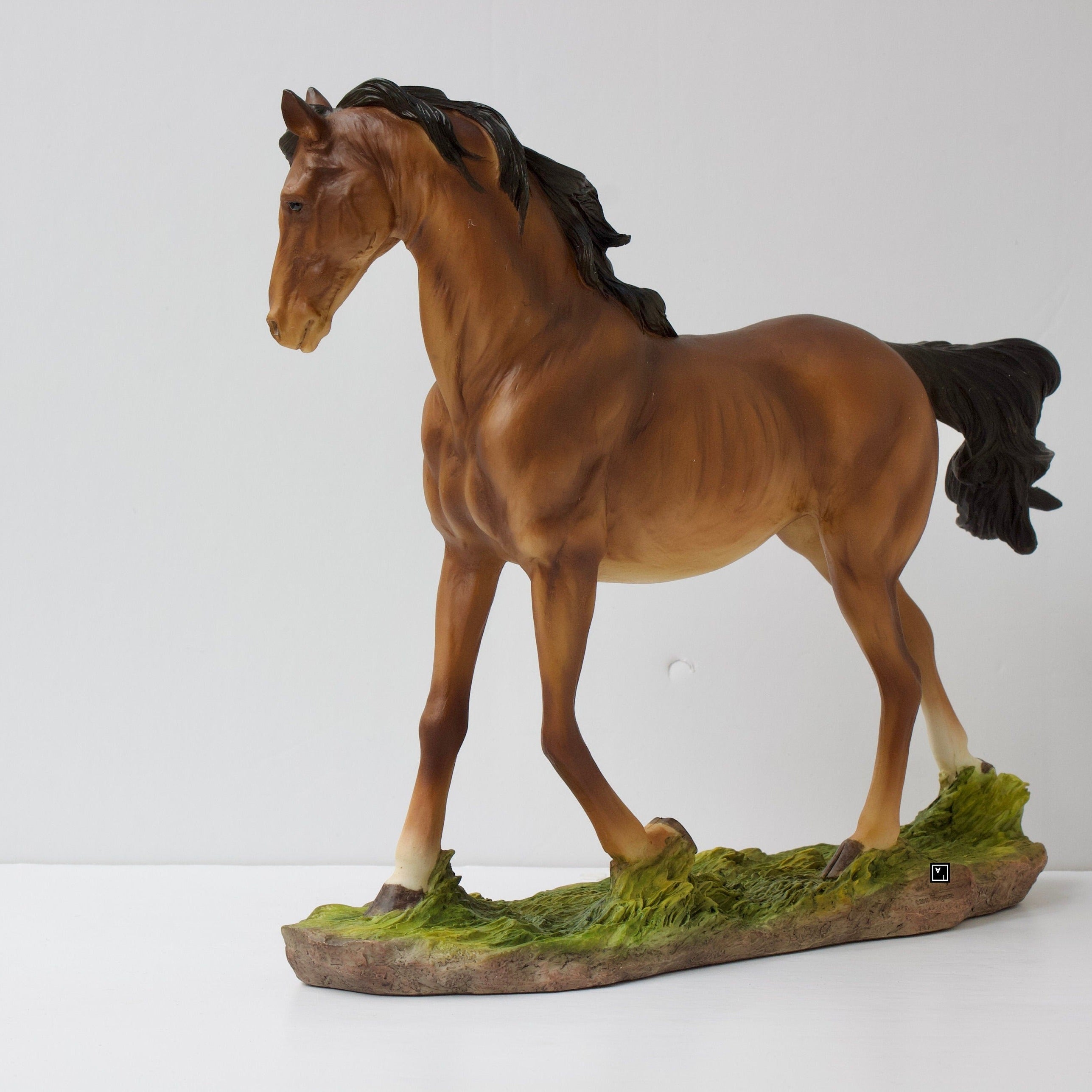 American Quarter Horse Resin Sculpture – Hand-Painted Brown Stallion Figurine – Western Ranch Home Decor Gift
