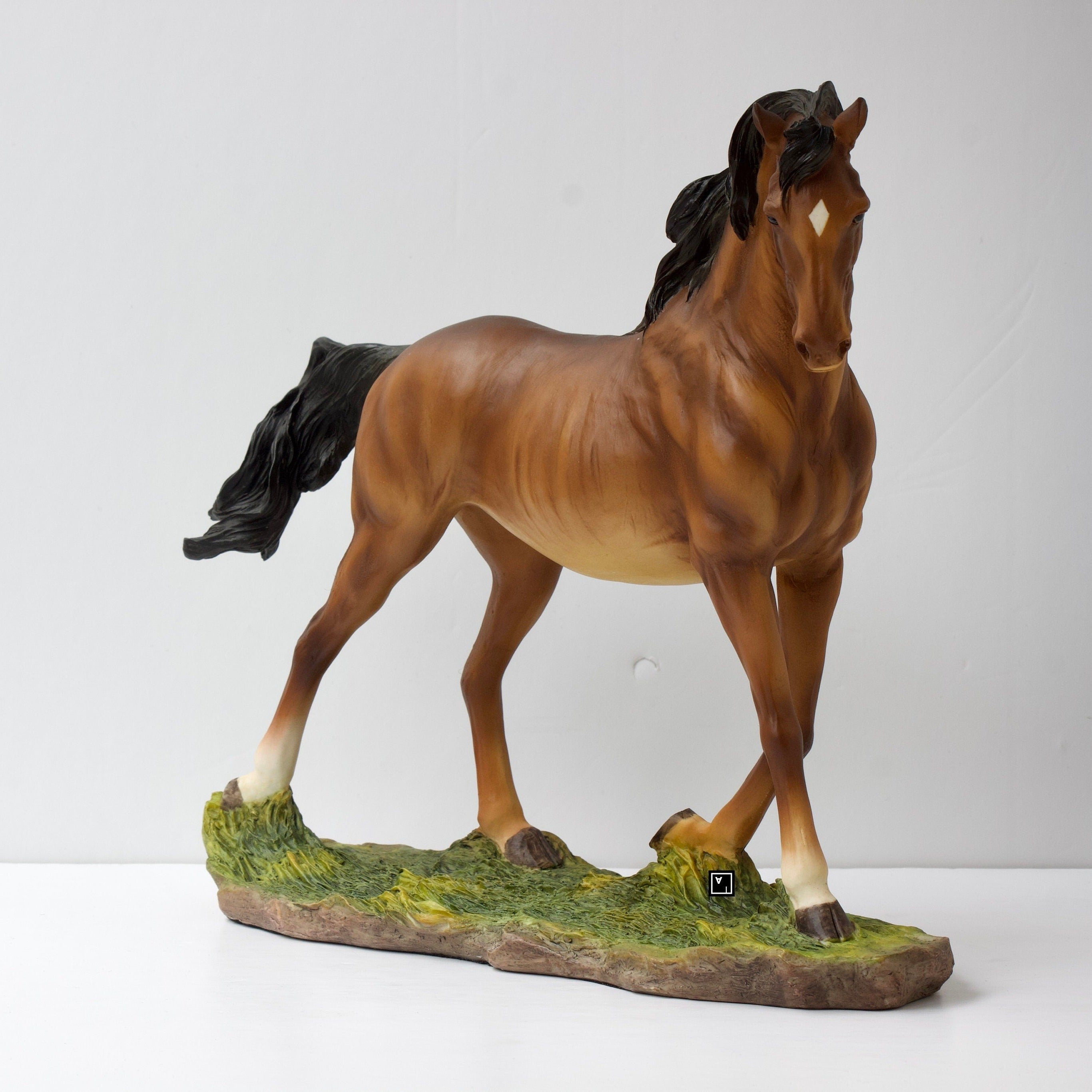 American Quarter Horse Resin Sculpture – Hand-Painted Brown Stallion Figurine – Western Ranch Home Decor Gift