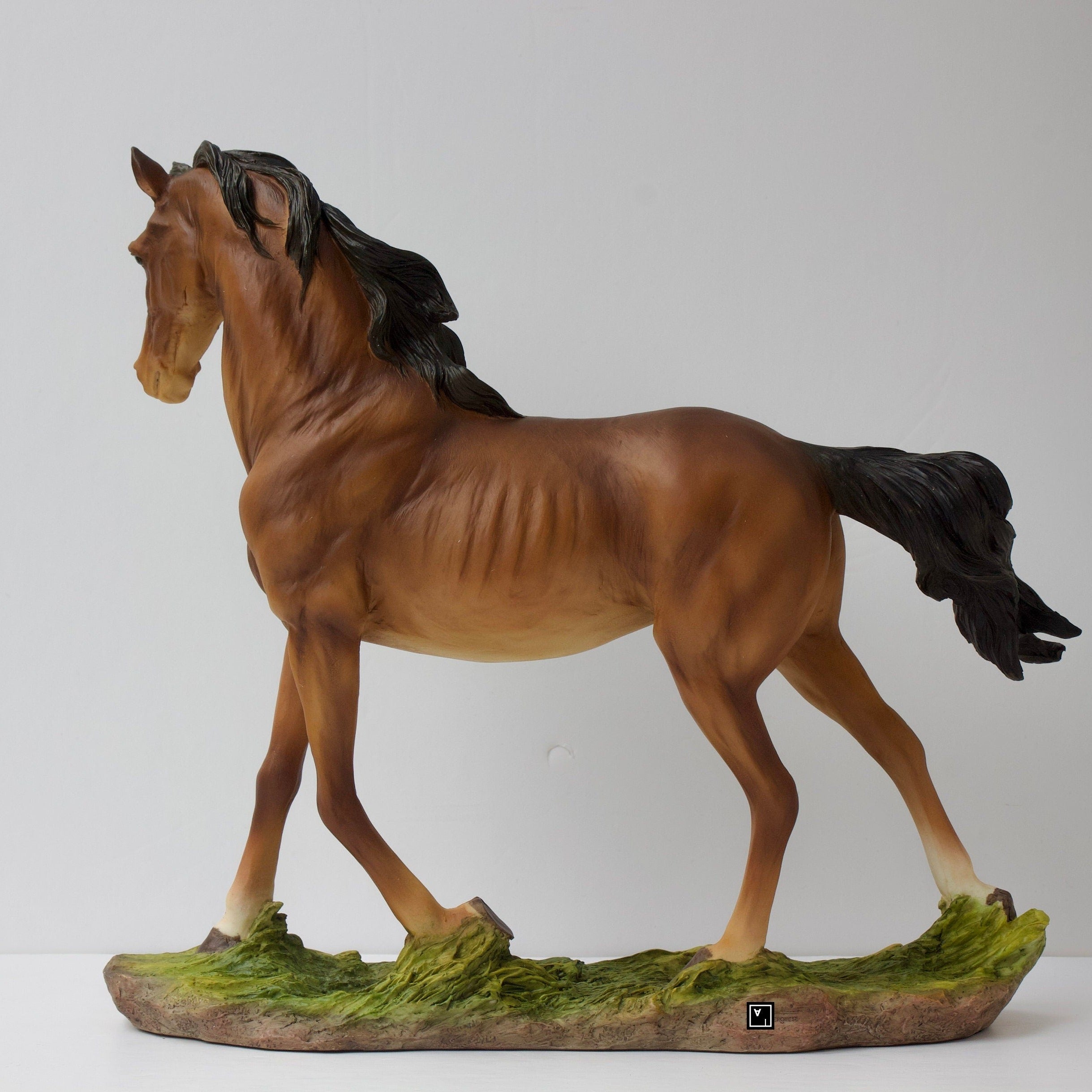 American Quarter Horse Resin Sculpture – Hand-Painted Brown Stallion Figurine – Western Ranch Home Decor Gift