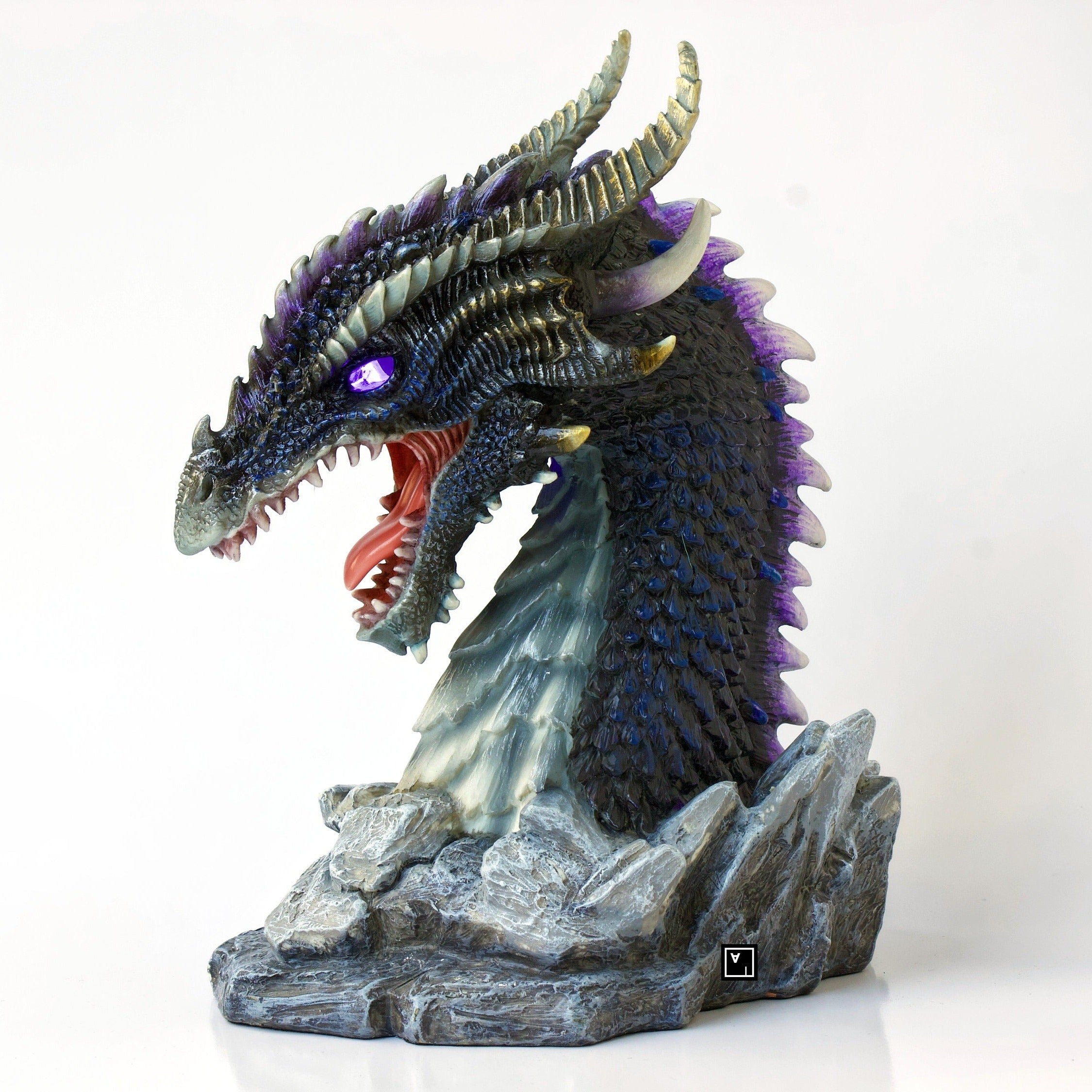 Horned Obsidian Dragon Bust (Led)