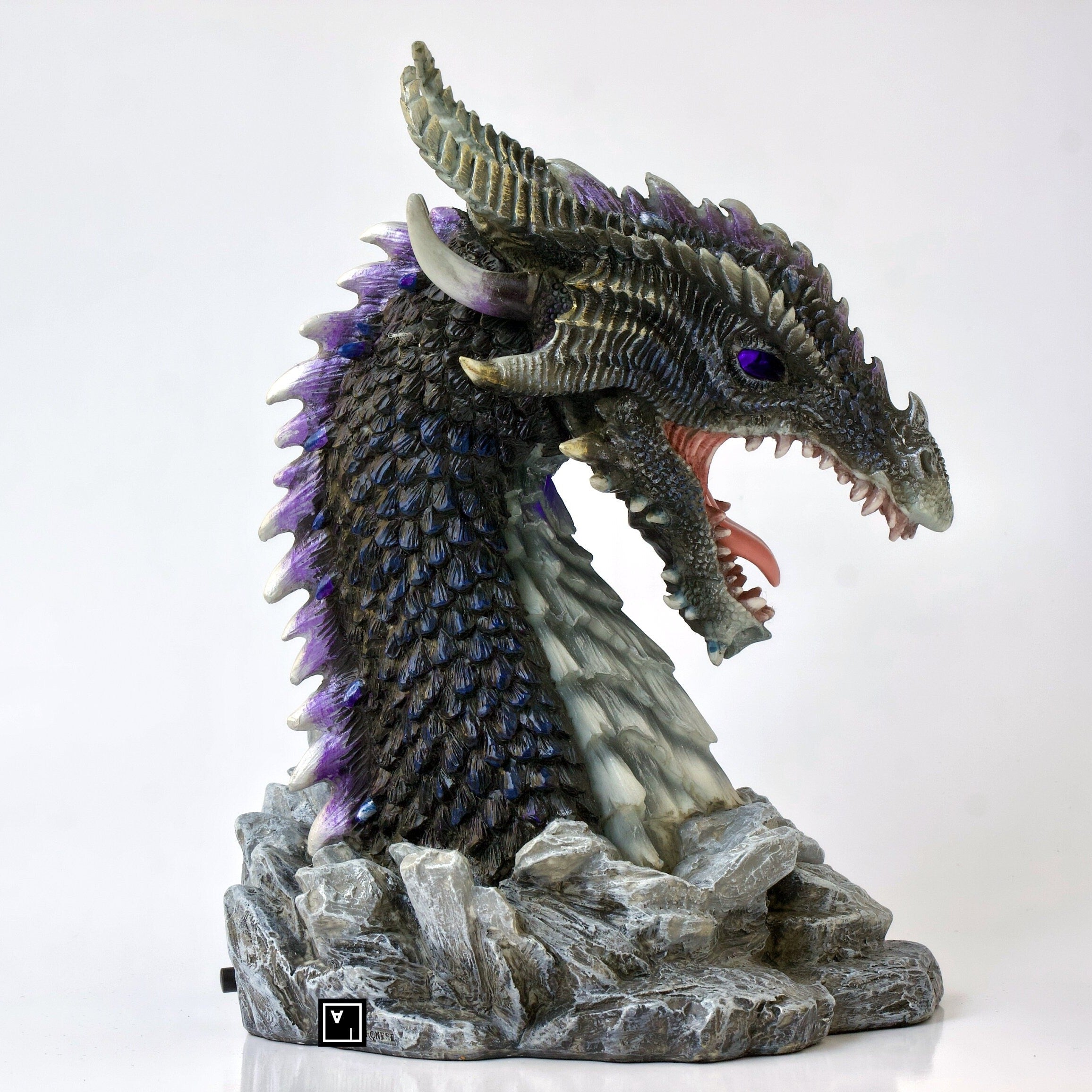 Horned Obsidian Dragon Bust (Led)