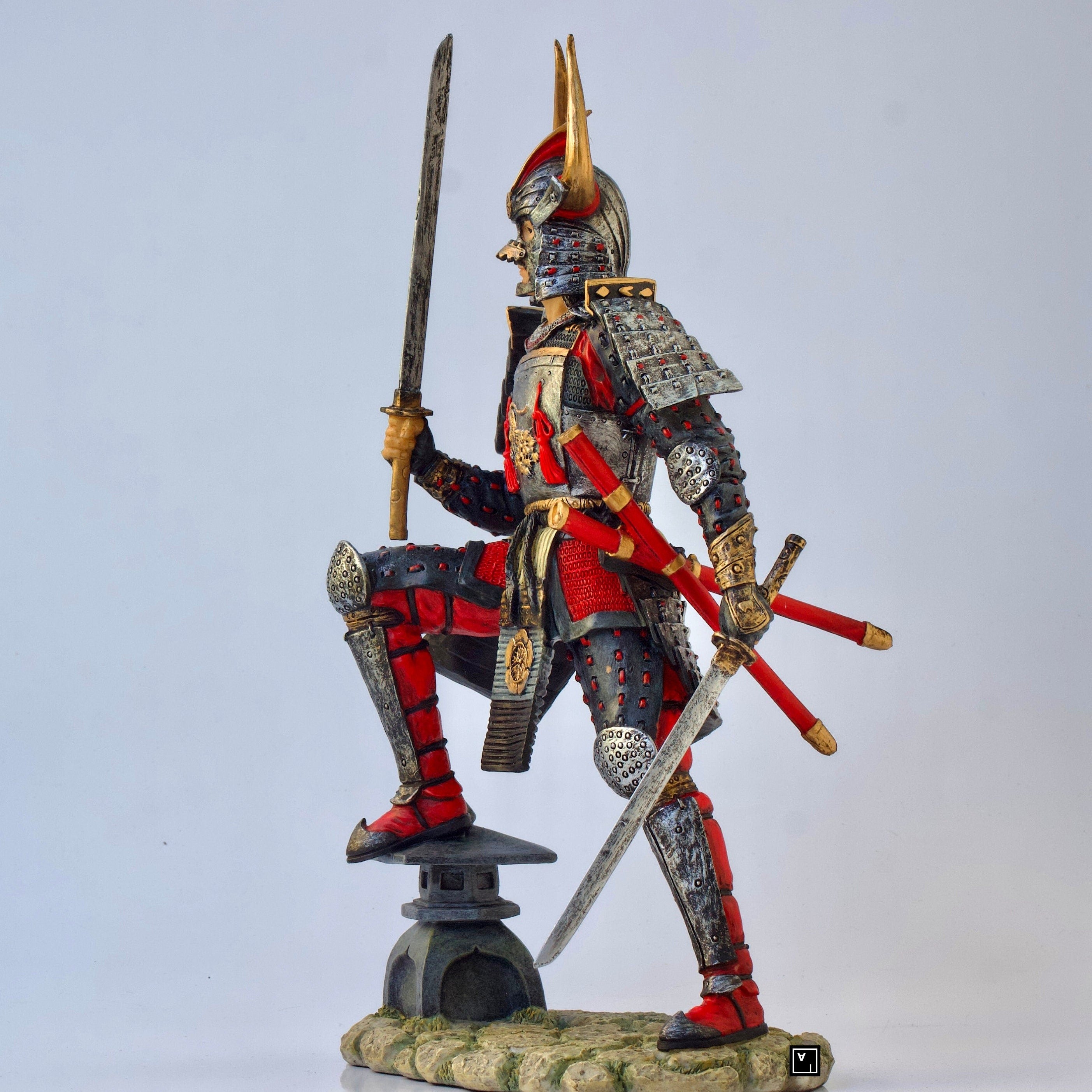 Oda Nobunaga Samurai Statue: 10-Inch Resin Sculpture with Katanas