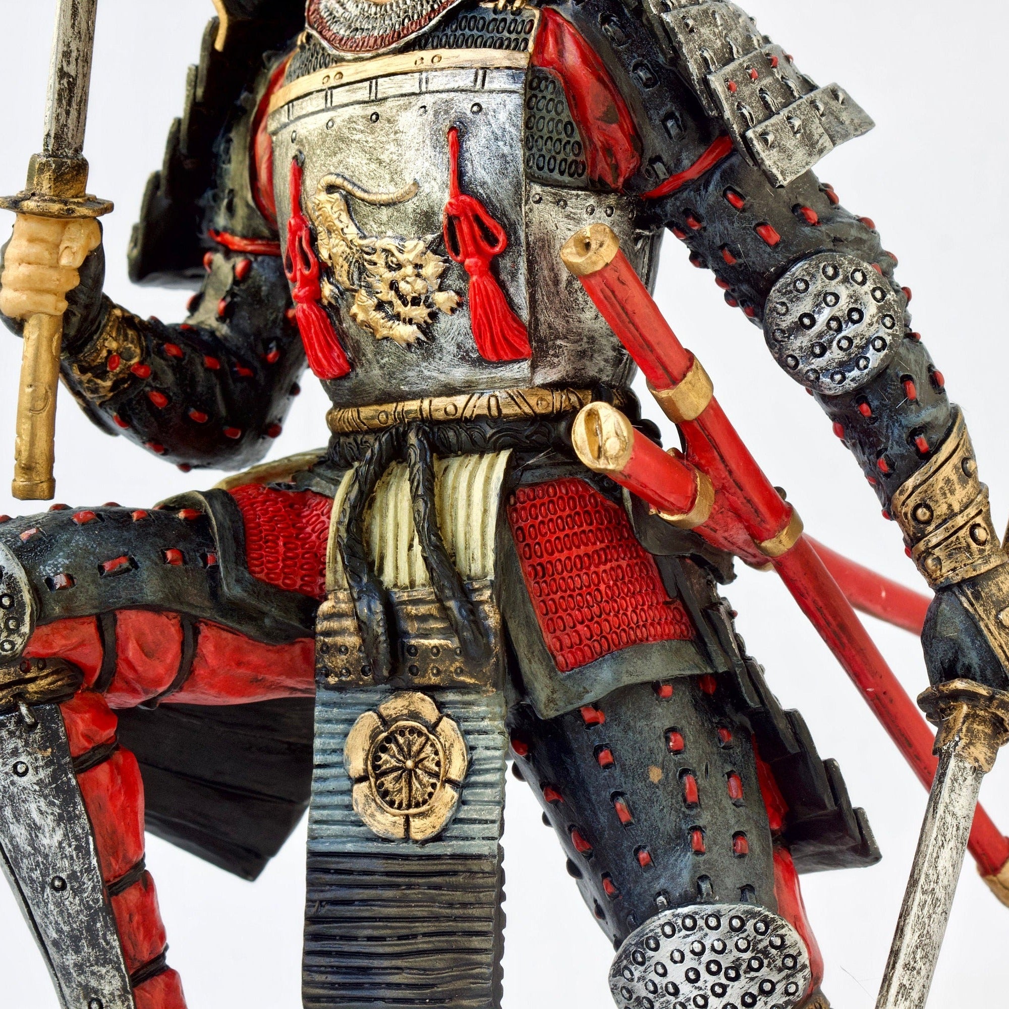 Oda Nobunaga Samurai Statue: 10-Inch Resin Sculpture with Katanas