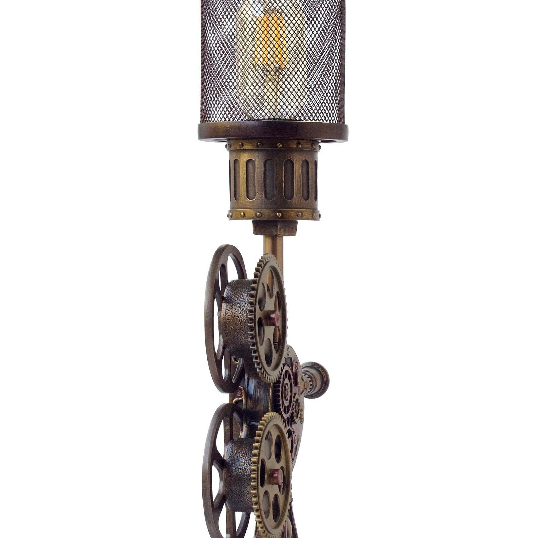 Steampunk Movie Projector Lamp: Retro Camera Style