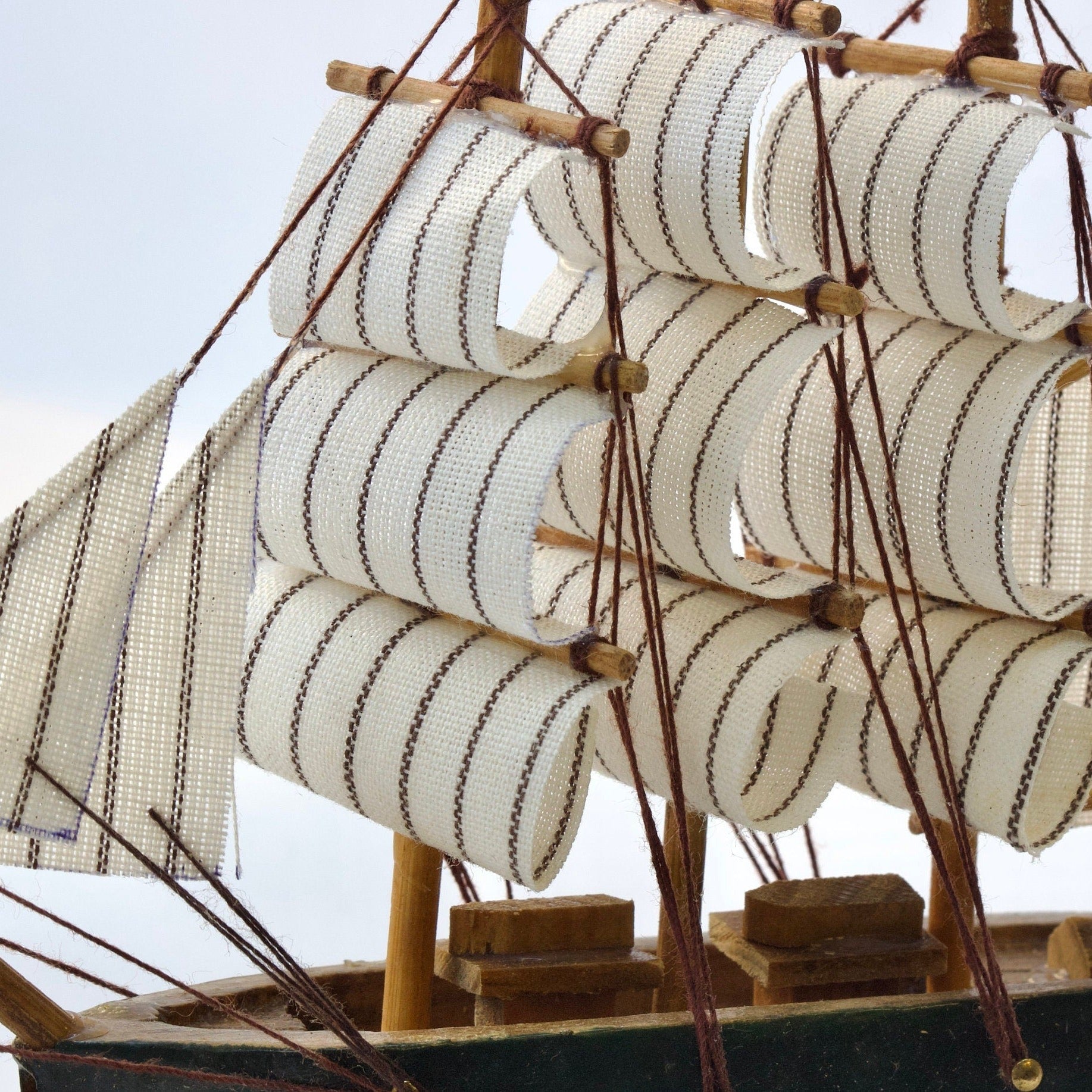 Wooden Cutty Sark Model Ship: British Clipper Replica (16cm)
