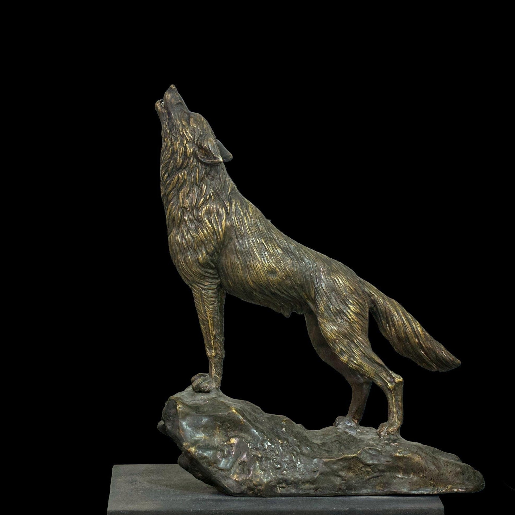 20 Inch Bronze Howling Wolf Sculpture: Outdoor Garden Decor