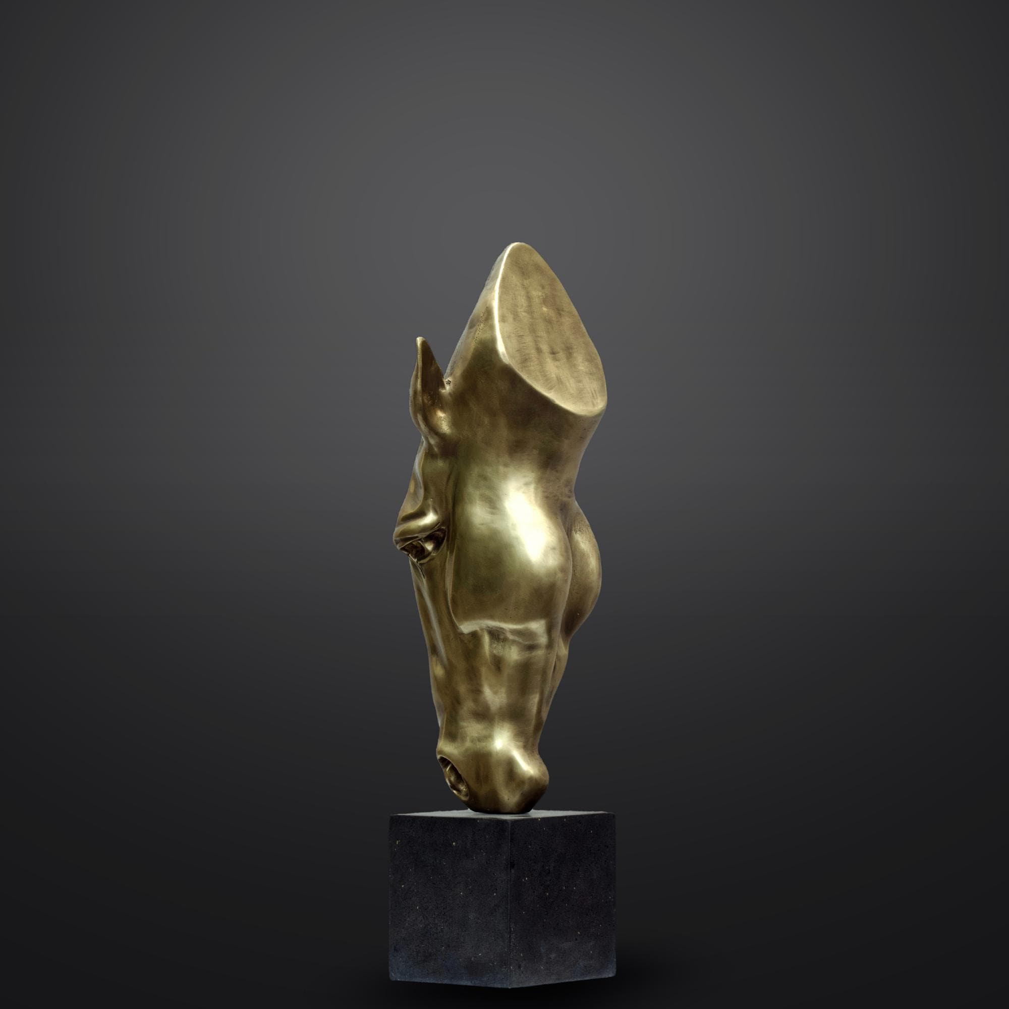 Bronze Horse Head Sculpture: Elegant Equestrian Home Decor (27.55 Inches)